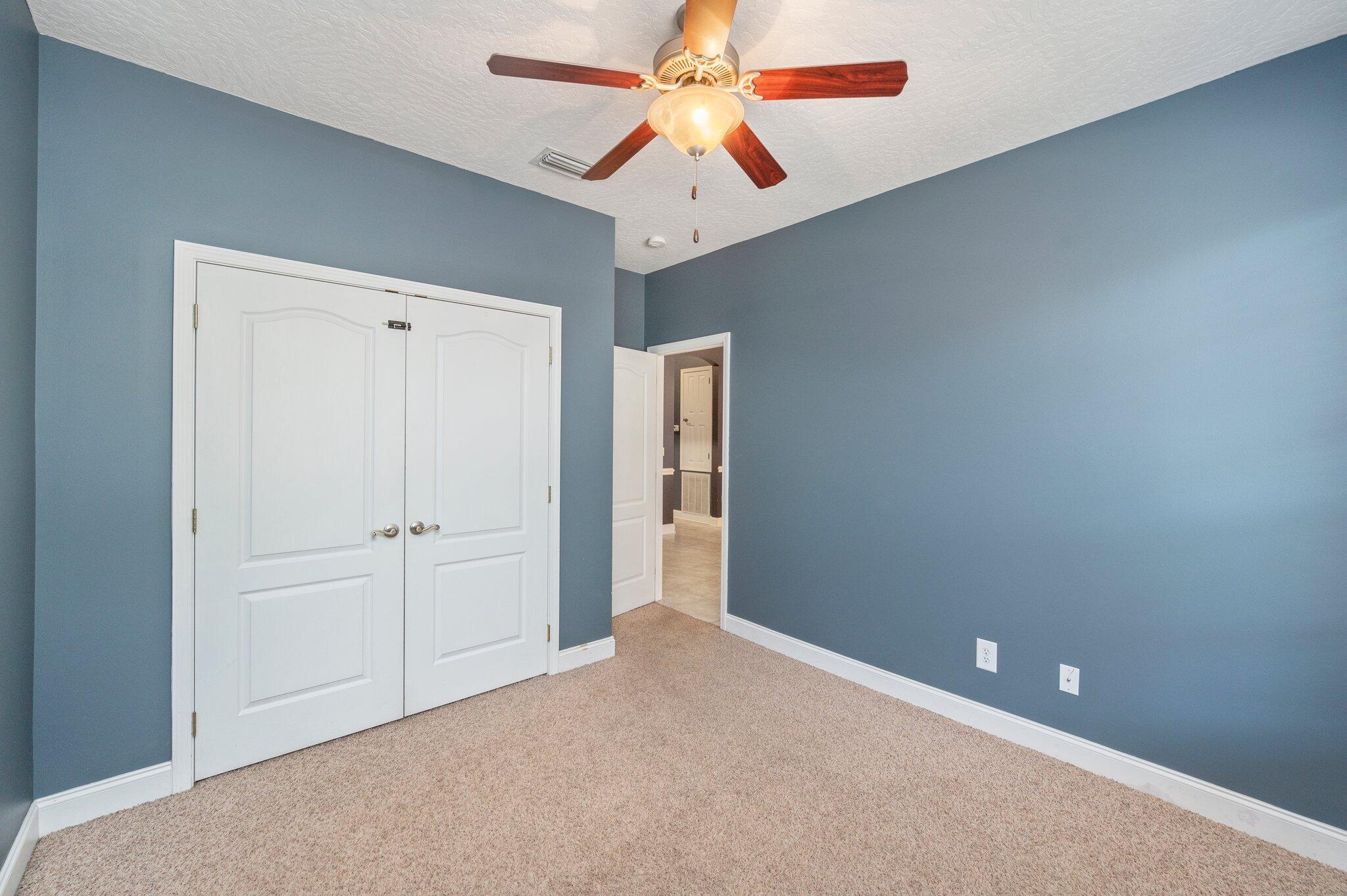 TRAILWOOD ESTATES - Residential Lease