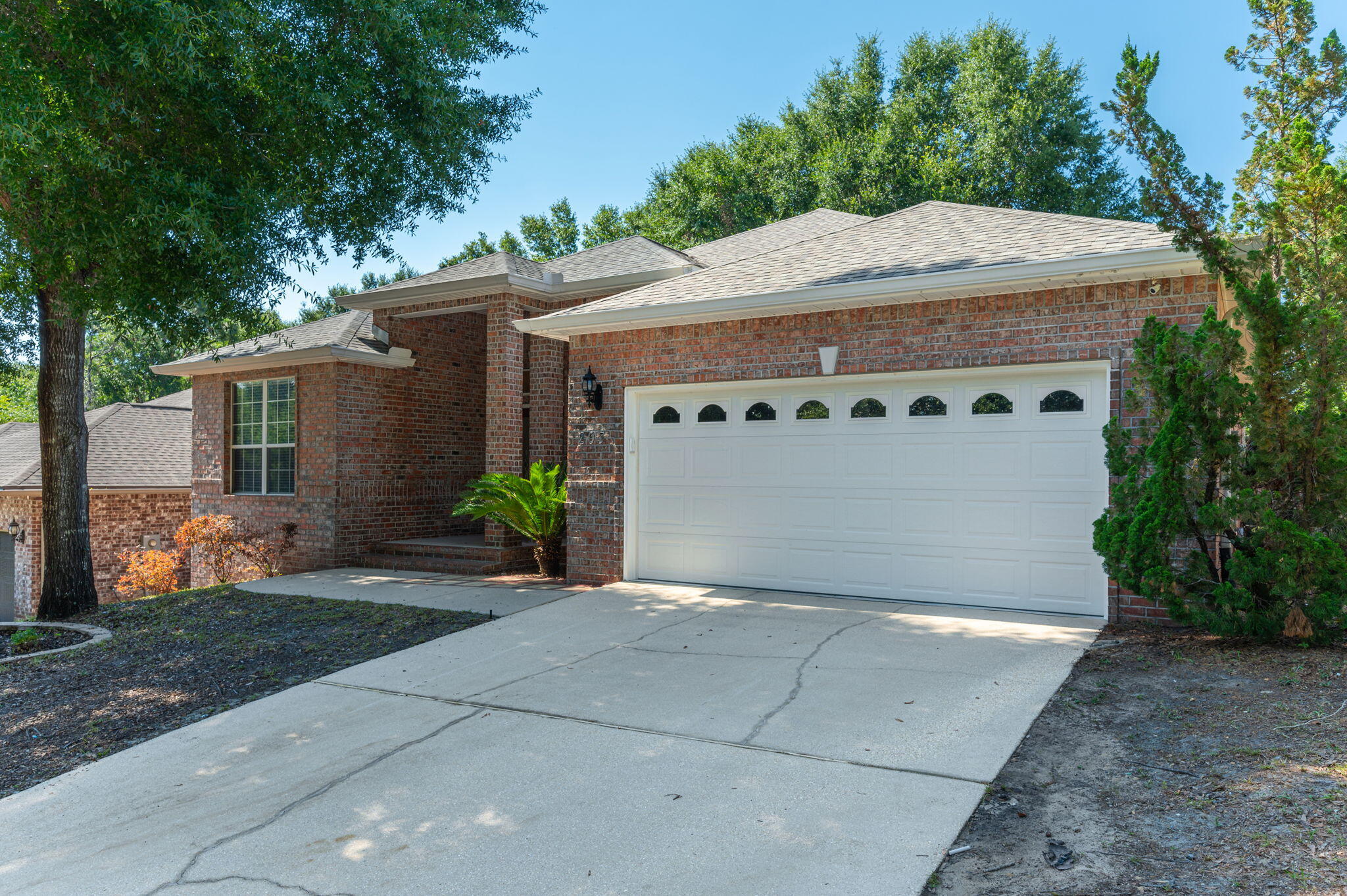 TRAILWOOD ESTATES - Residential Lease