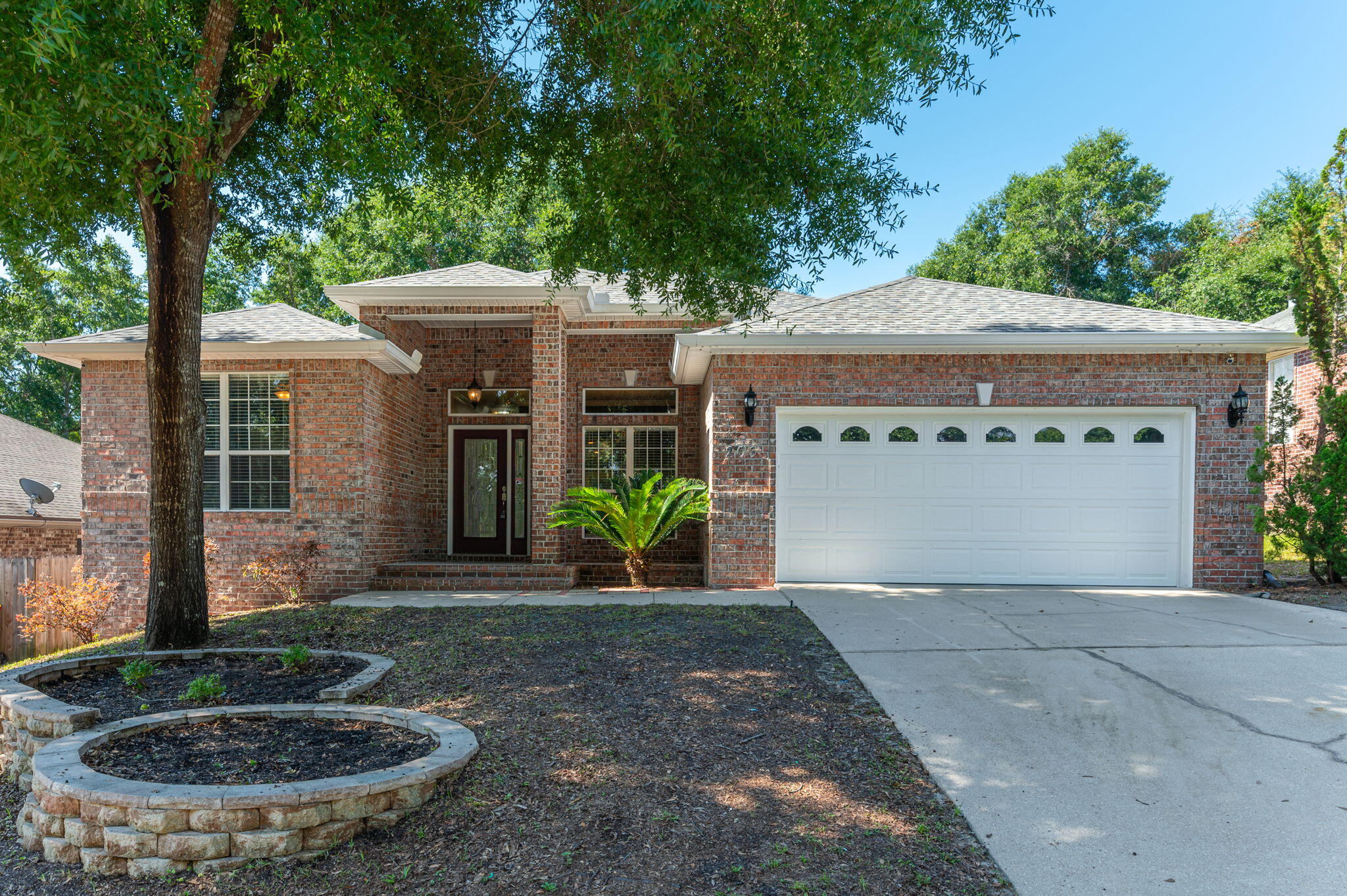 TRAILWOOD ESTATES - Residential Lease