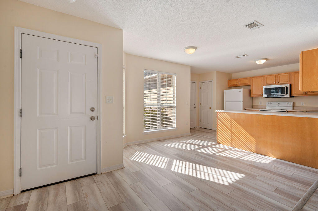 THE PINES - Residential