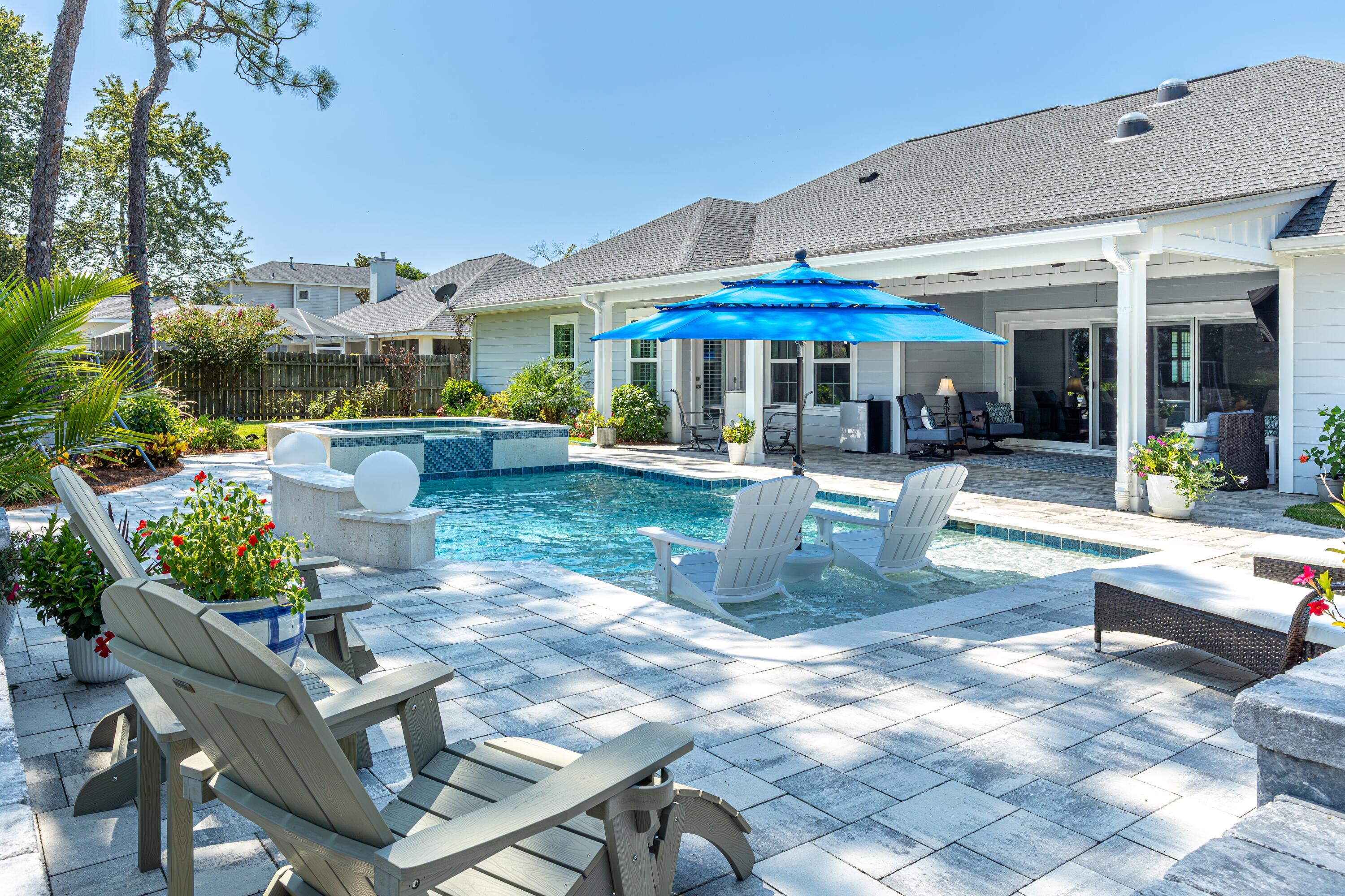 PELICAN BAY - Residential