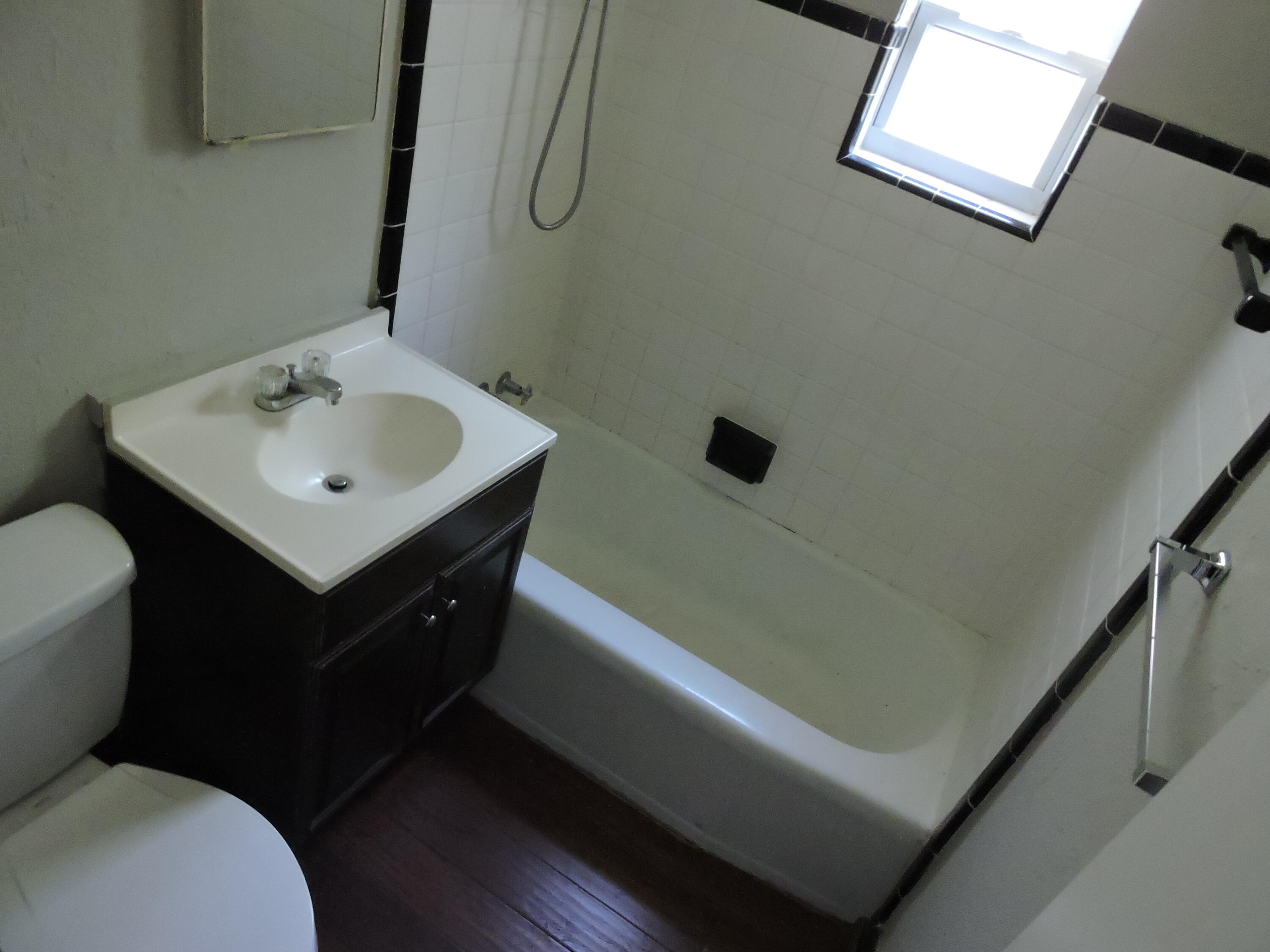 CRESTVIEW - Residential Lease