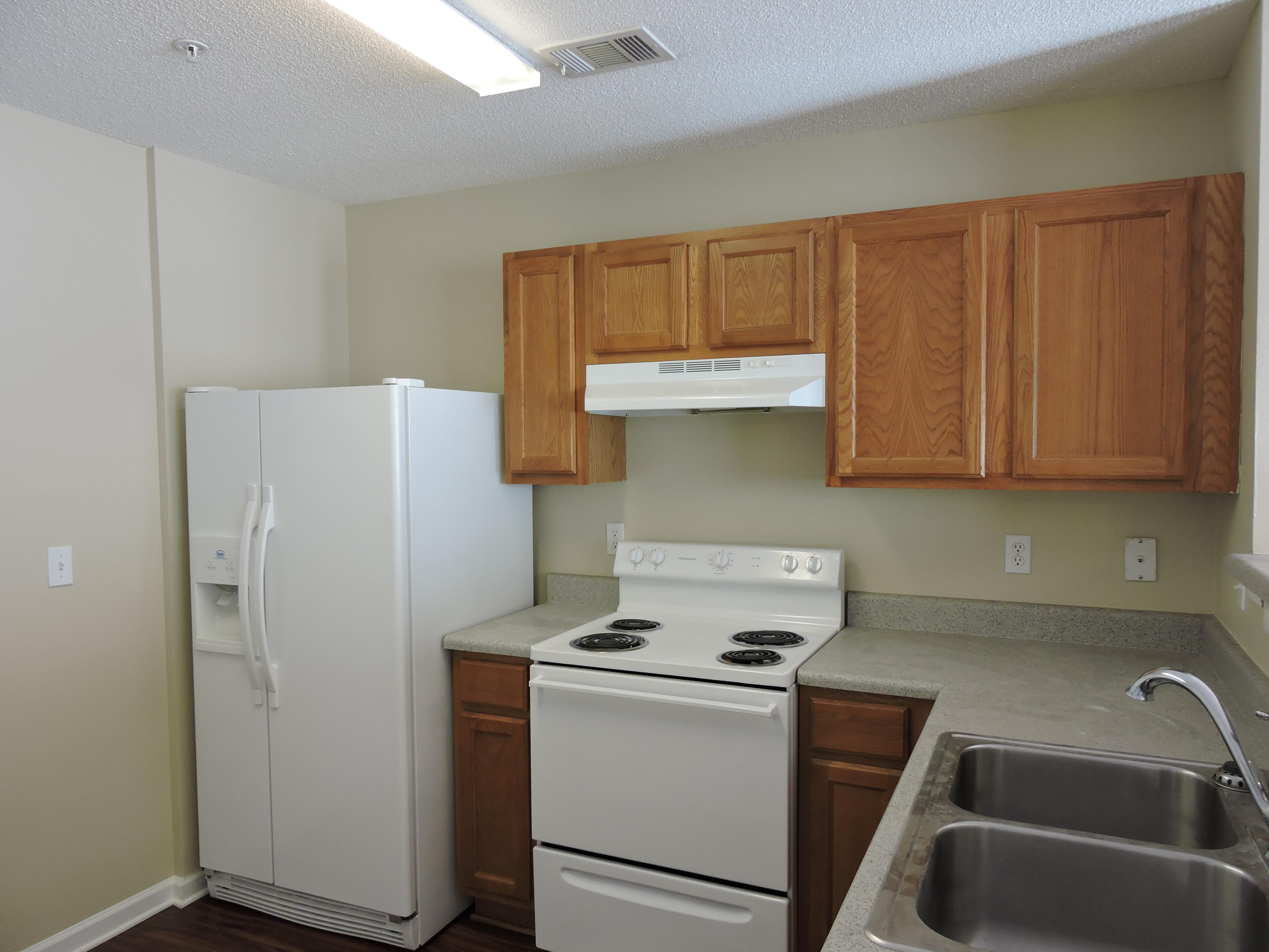 ROLLING PINES - Residential Lease