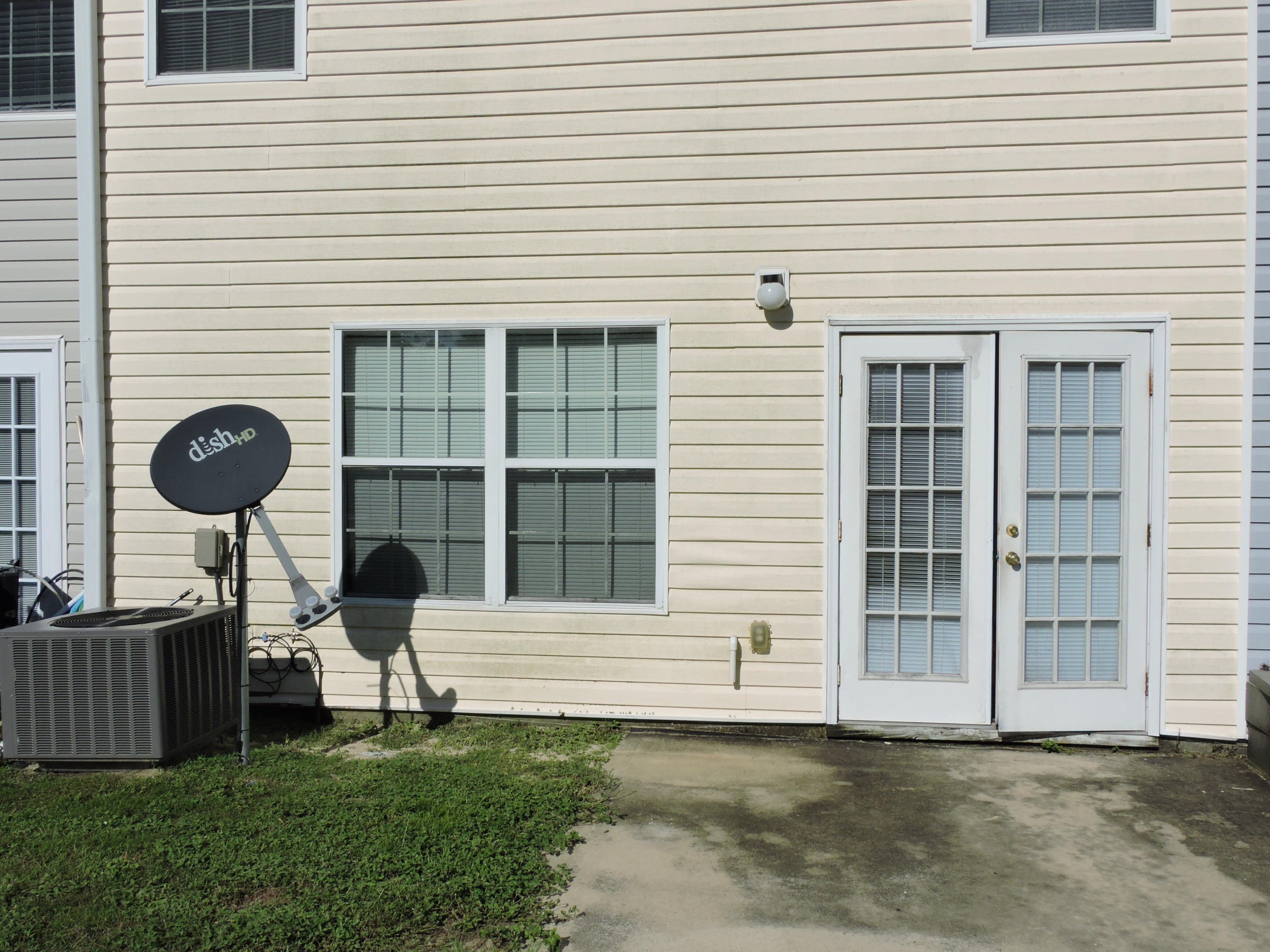 ROLLING PINES - Residential Lease