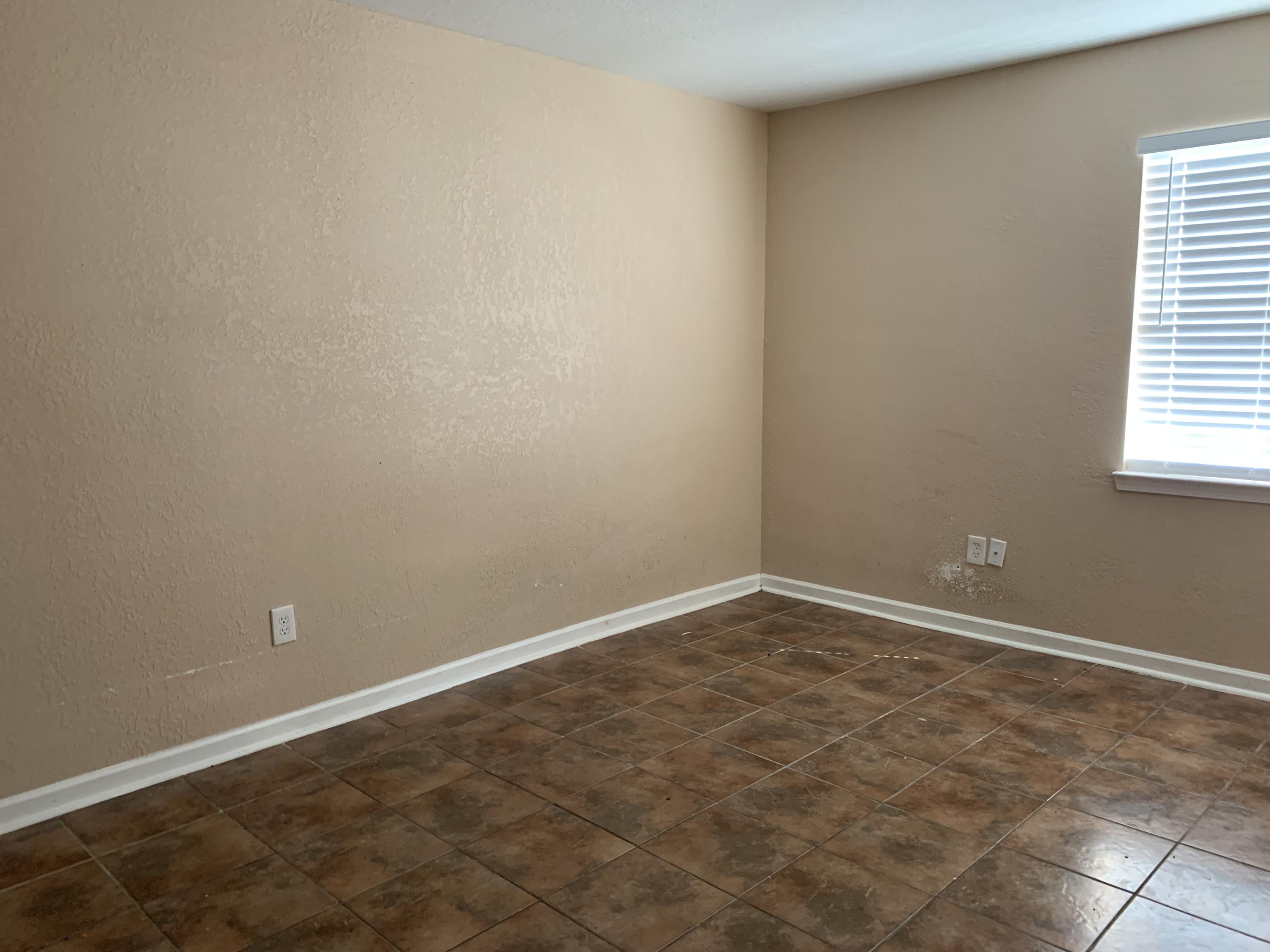 BAY BREEZE - Residential Lease