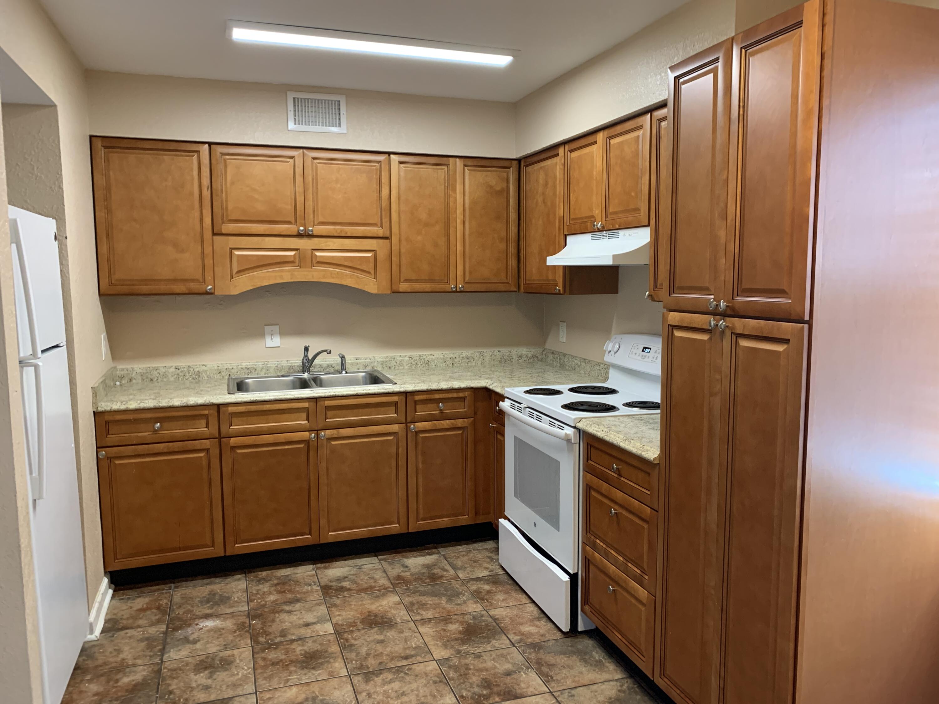 BAY BREEZE - Residential Lease