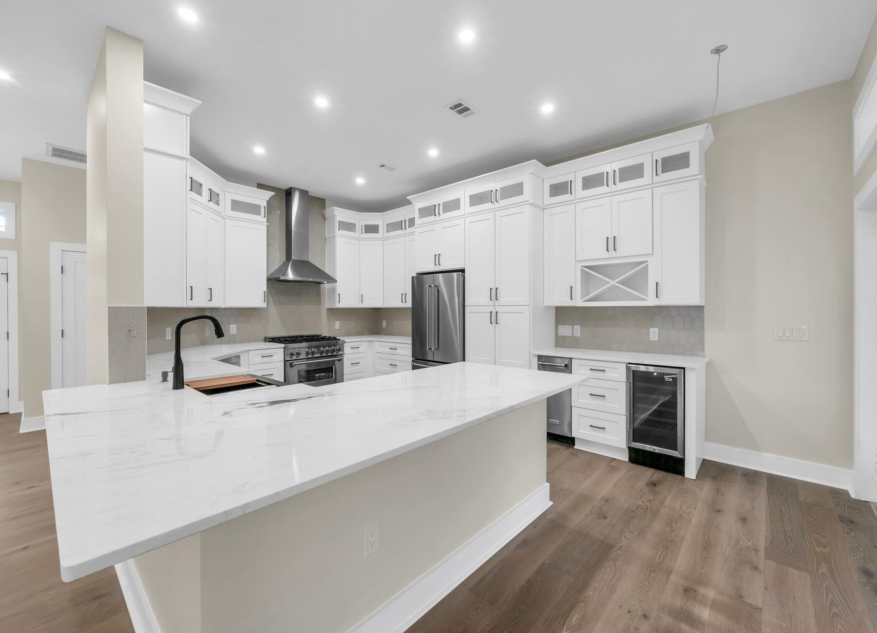 EASTERN LAKE ESTATES - Residential