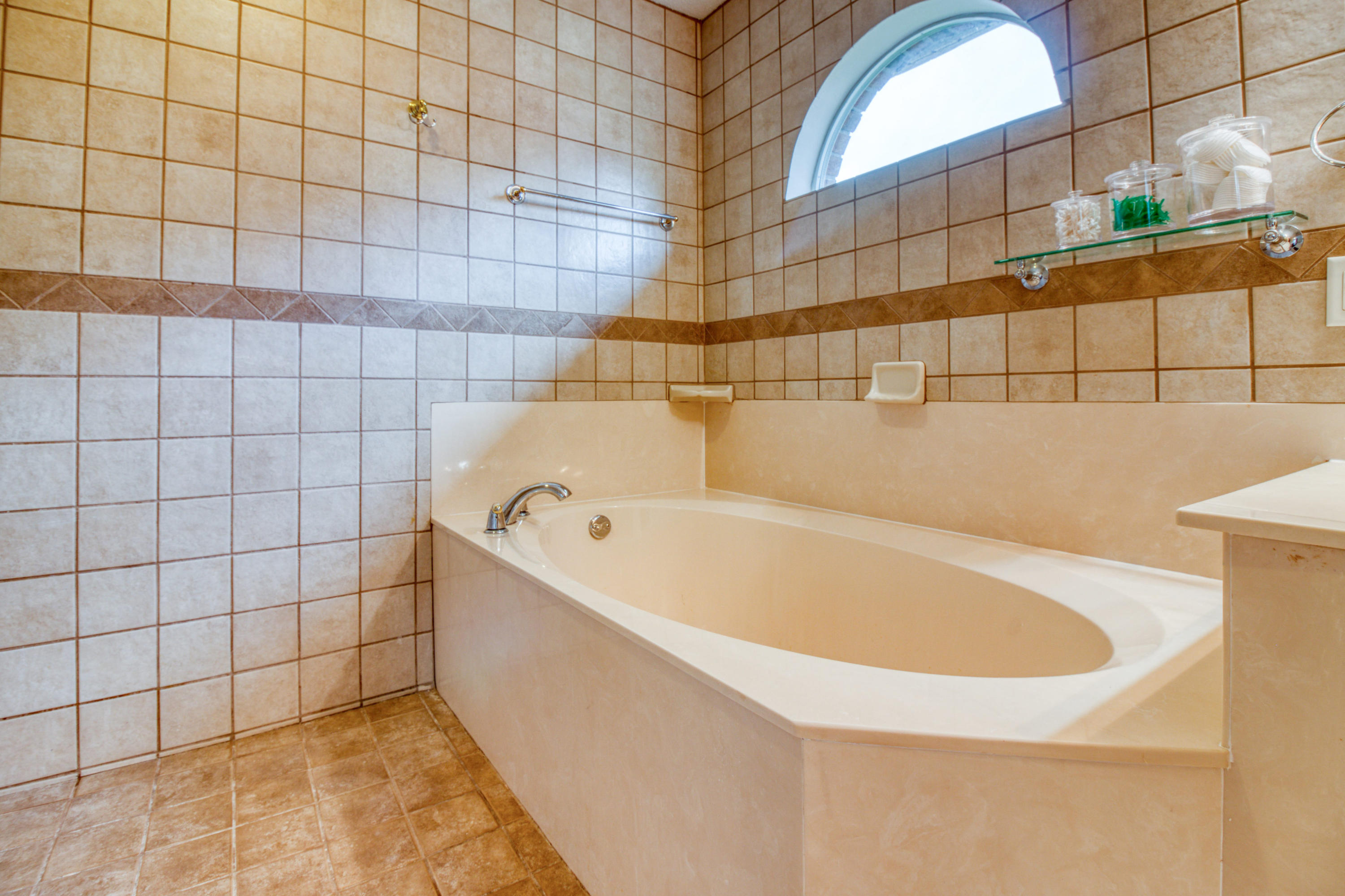 VILLA VIZCAYA - Residential Lease