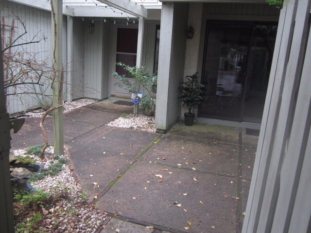 ROYAL OAK VILLAGE - Residential Lease