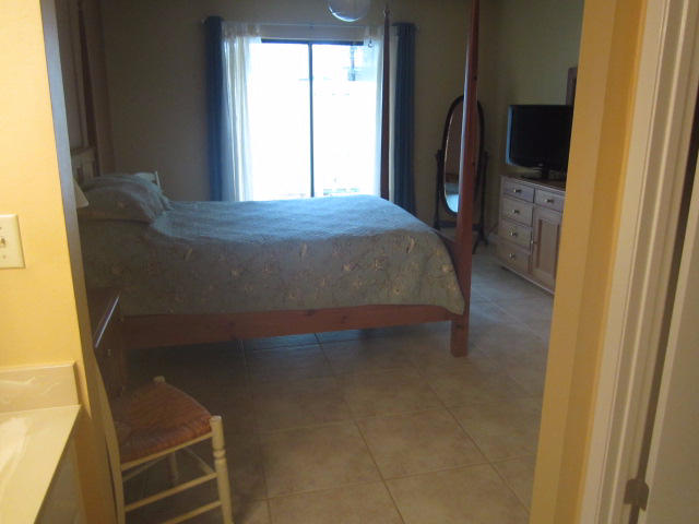 ROYAL OAK VILLAGE - Residential Lease
