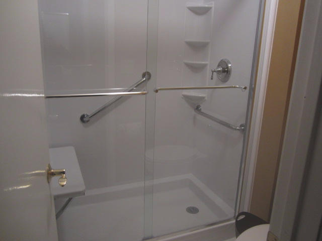 ROYAL OAK VILLAGE - Residential Lease