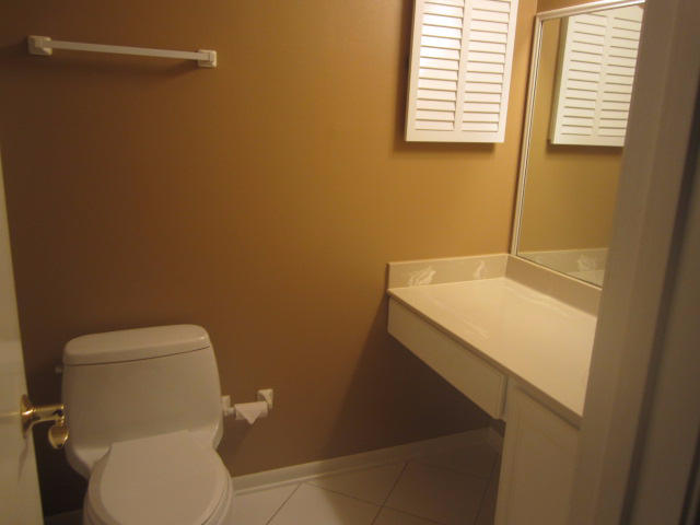 ROYAL OAK VILLAGE - Residential Lease