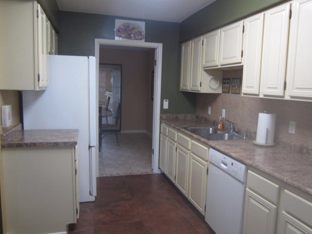 ROYAL OAK VILLAGE - Residential Lease