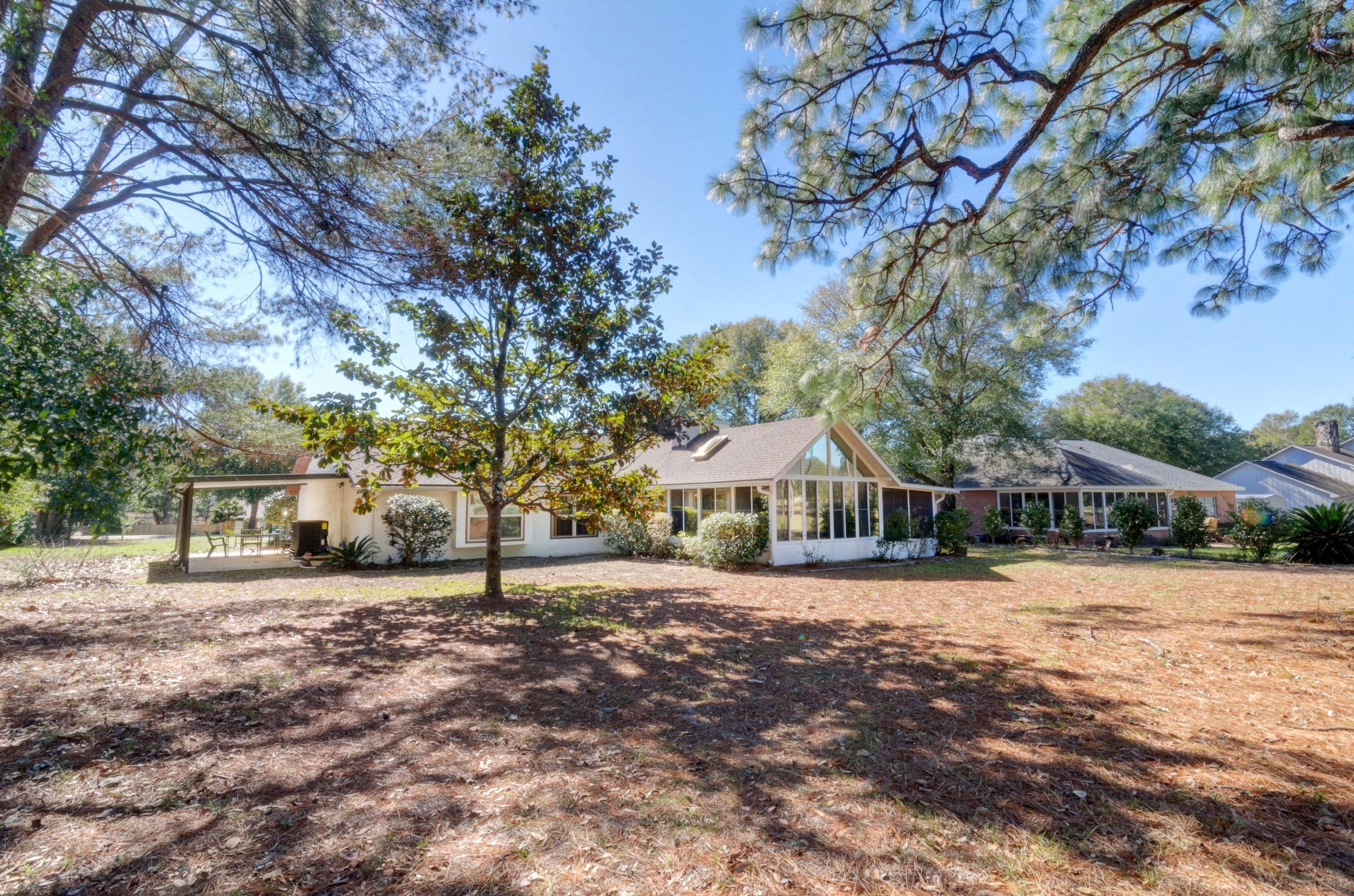 ROCKY BAYOU COUNTRY CLUB ESTATES 5 - Residential