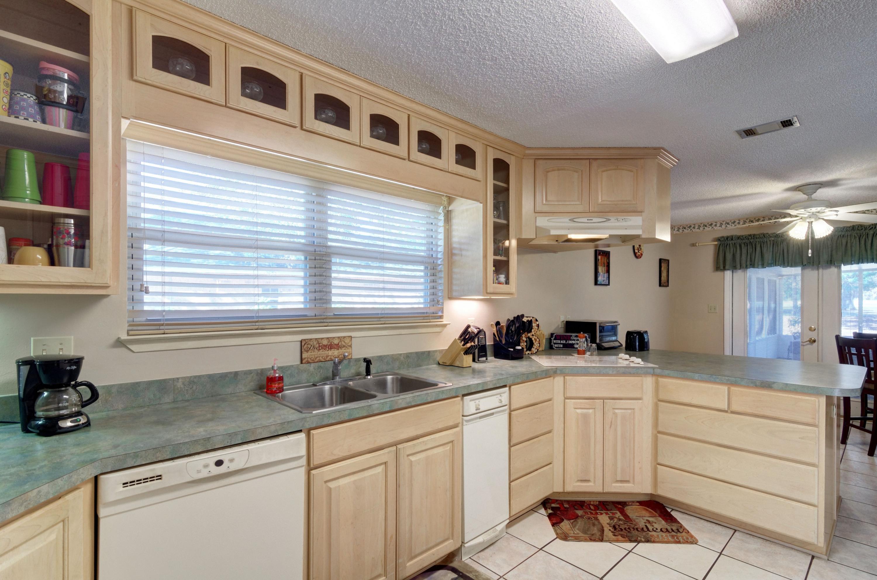 ROCKY BAYOU COUNTRY CLUB ESTATES 5 - Residential