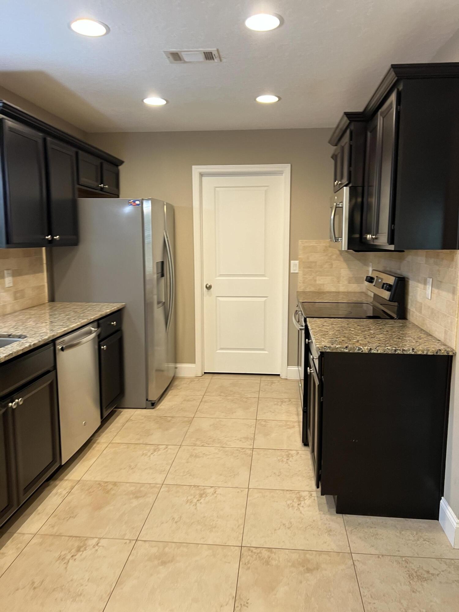 CRESTVIEW - Residential Lease