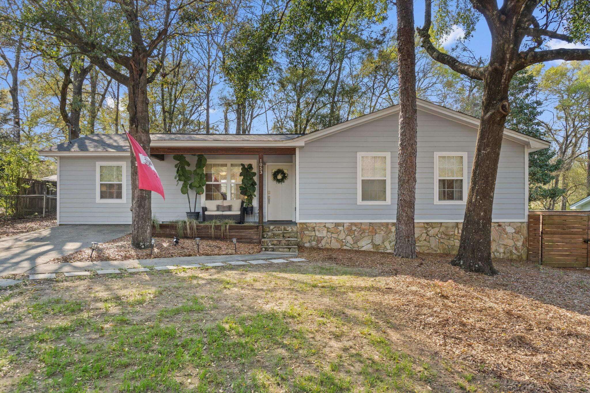 MCLAUGHLIN & HARRIS - Residential