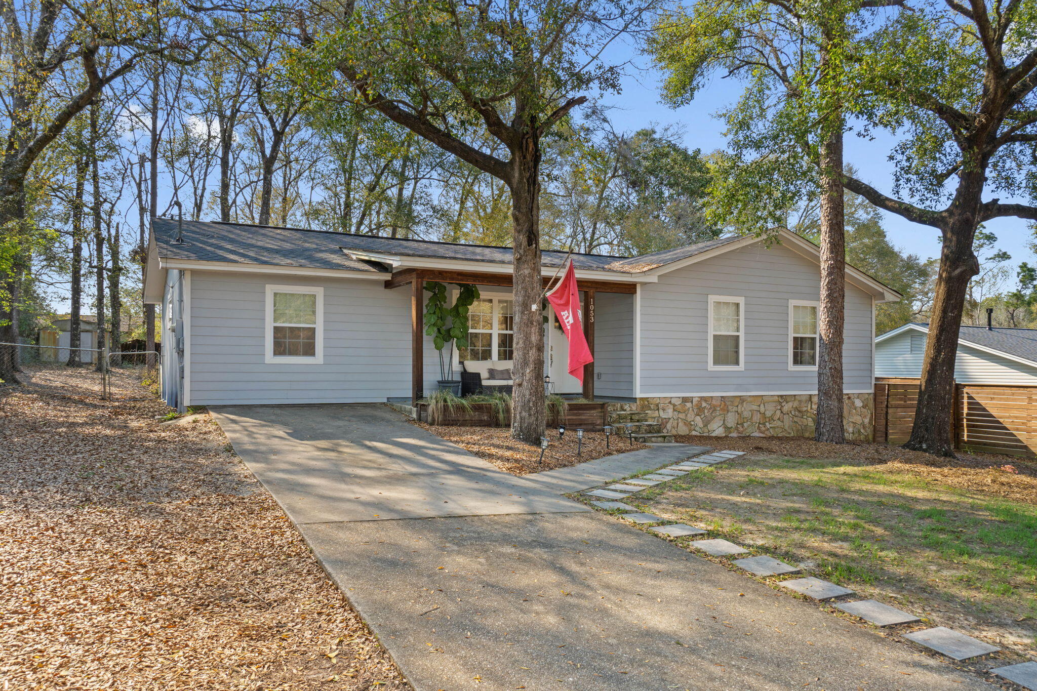 MCLAUGHLIN & HARRIS - Residential