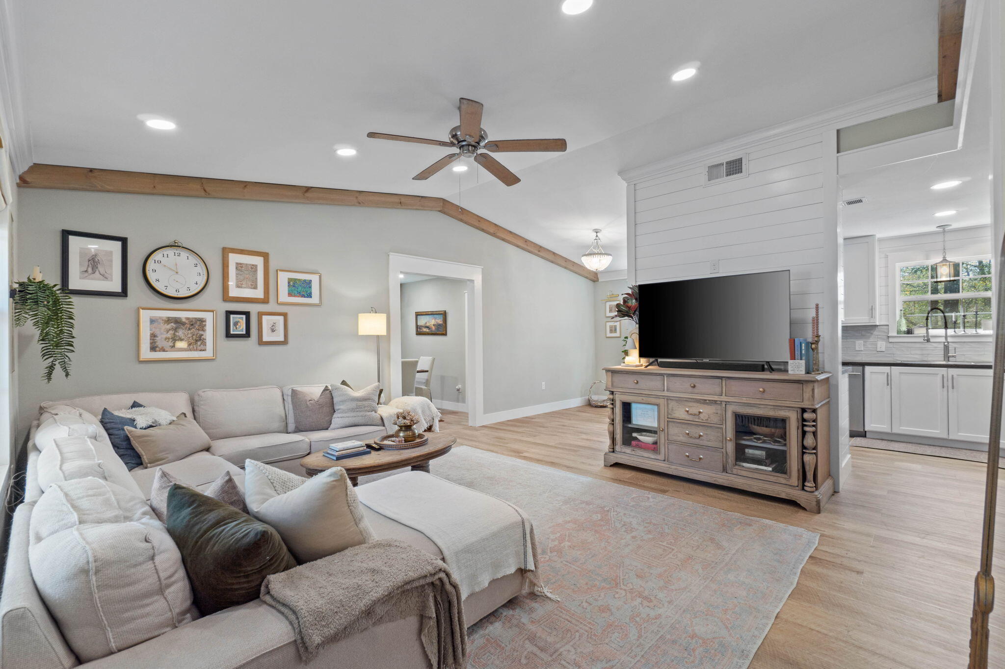 MCLAUGHLIN & HARRIS - Residential