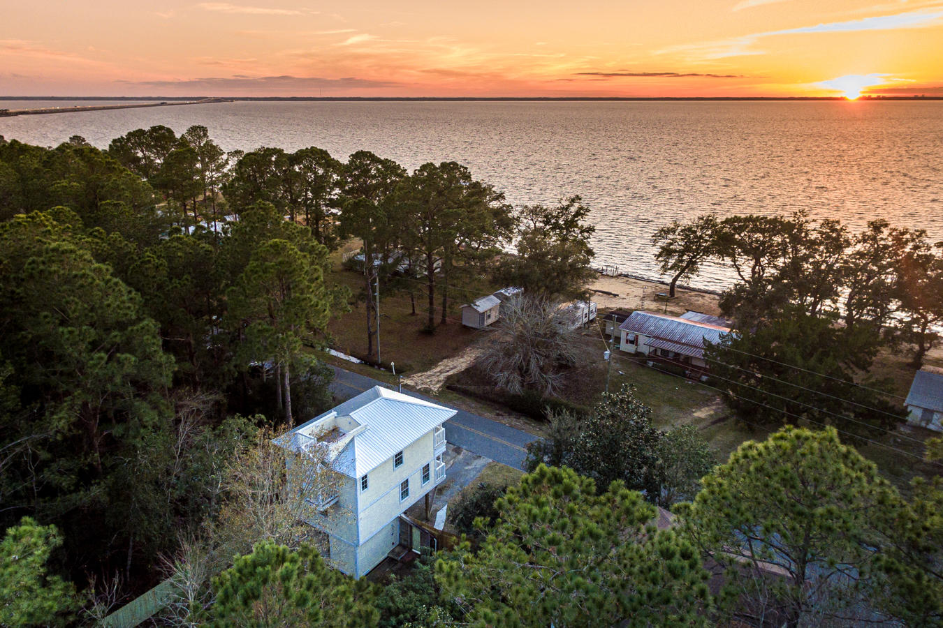 BAY GROVE - Residential