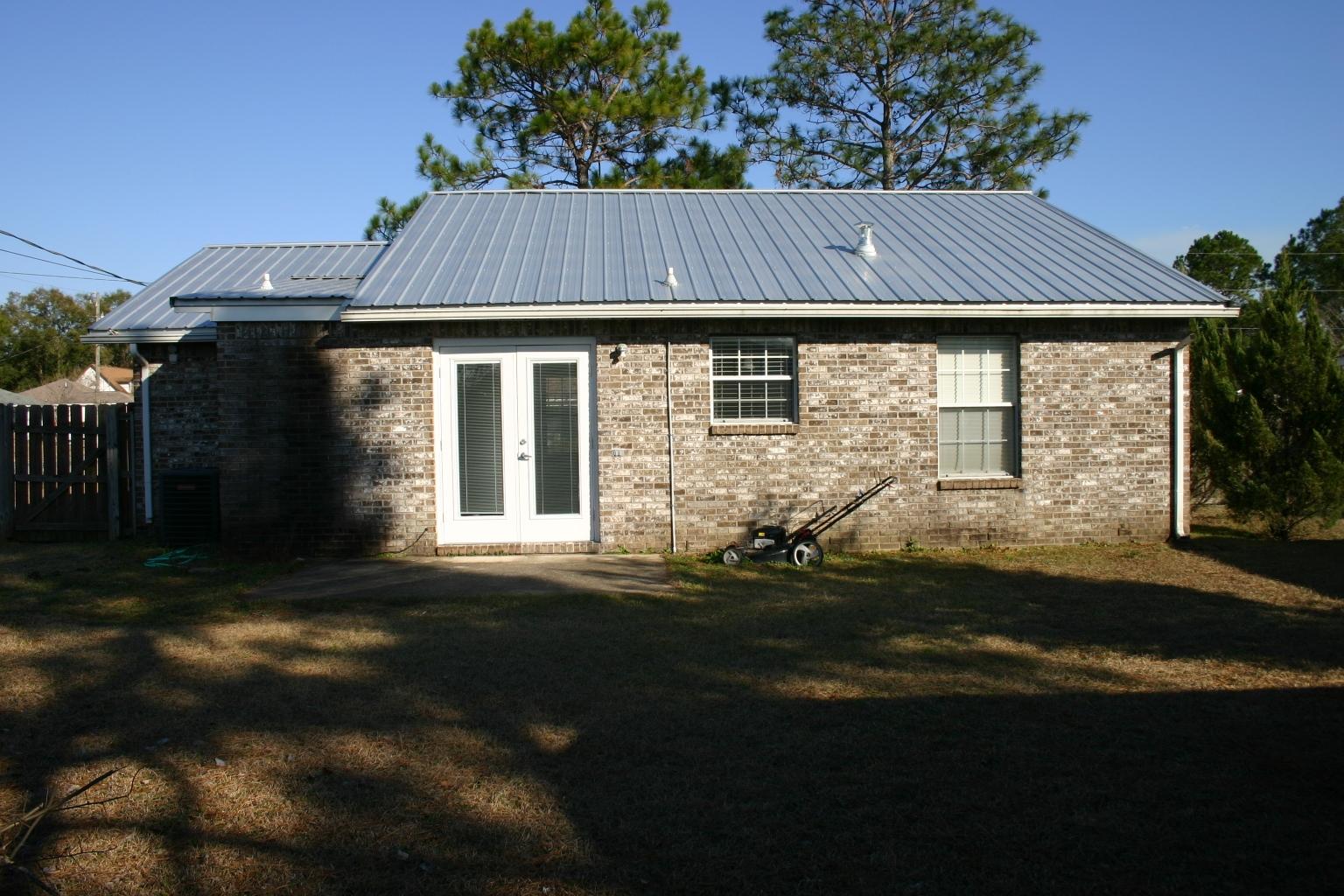 SHOAL TERRACE ESTATES - Residential Lease