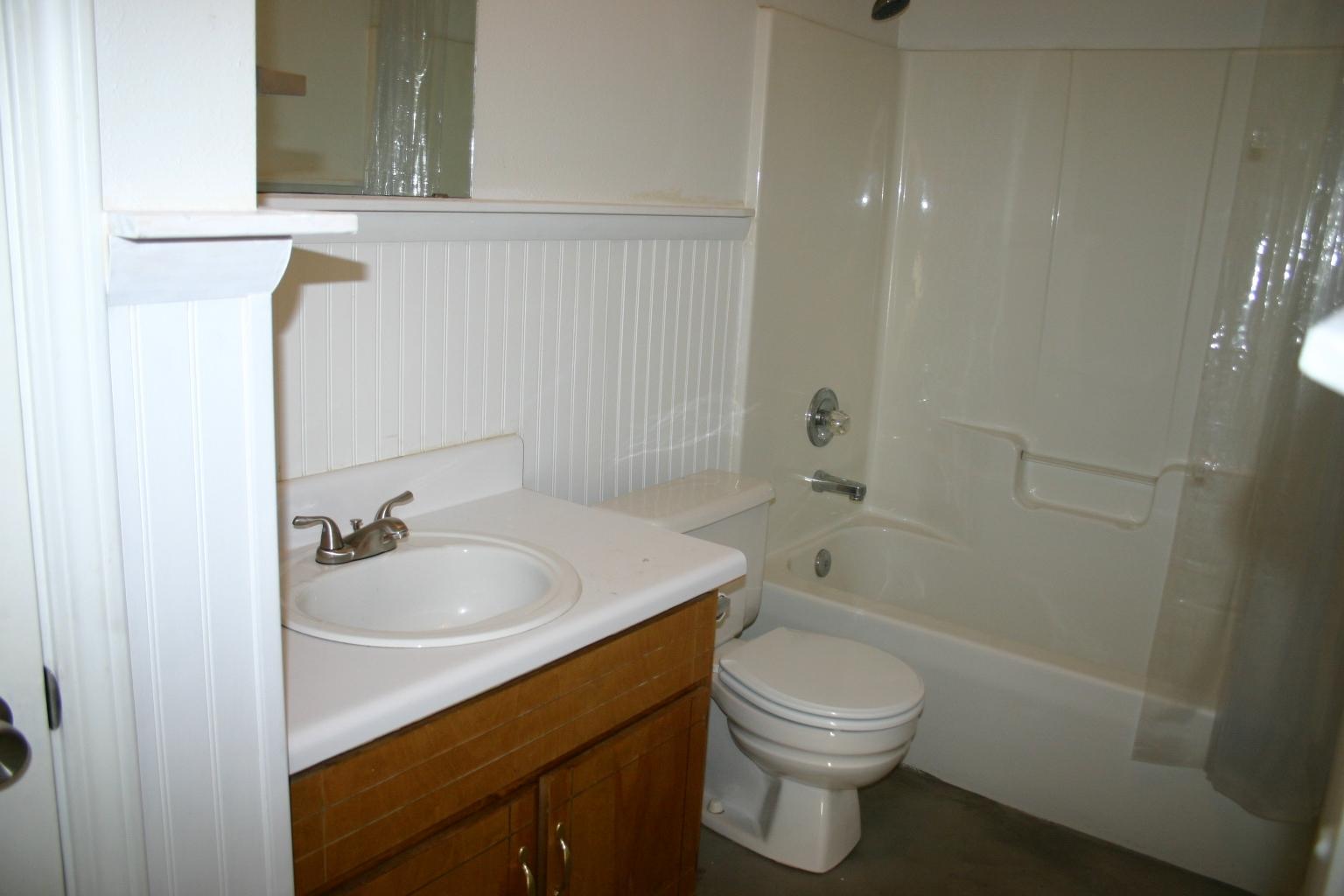 SHOAL TERRACE ESTATES - Residential Lease