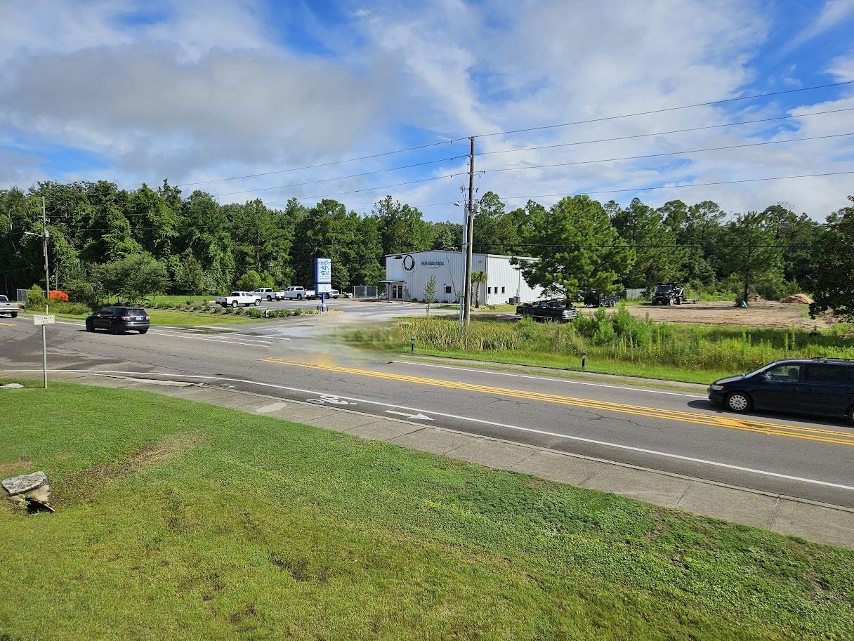 E St Hwy 20 - Land