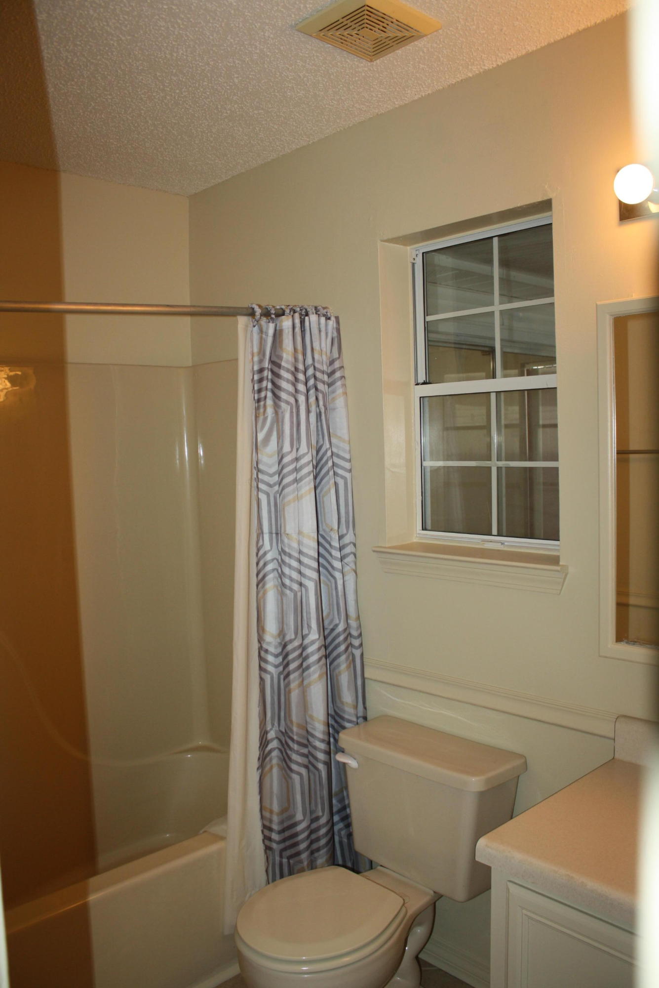 SOUTHWAY ESTATES 1ST ADDN - Residential Lease