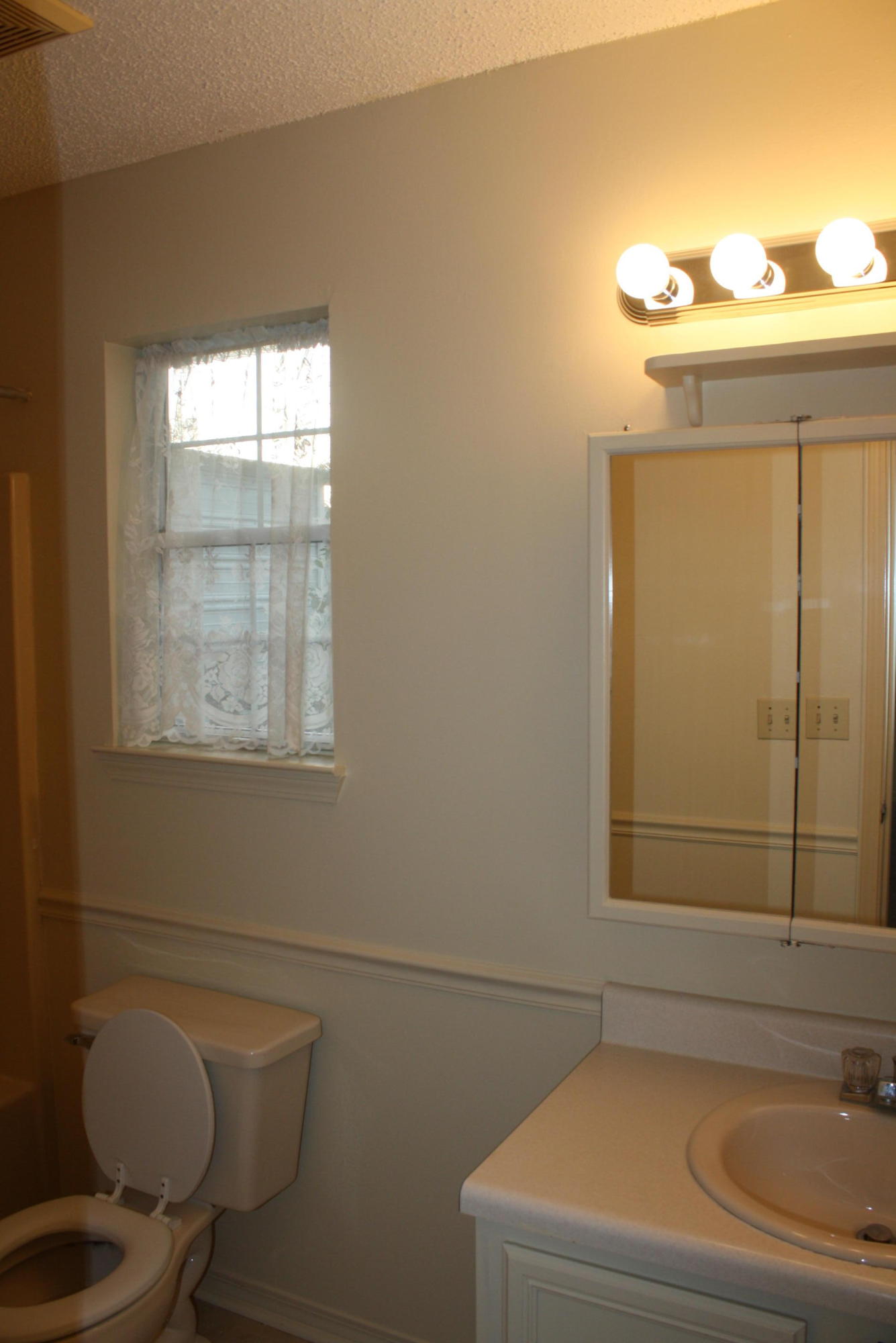 SOUTHWAY ESTATES 1ST ADDN - Residential Lease