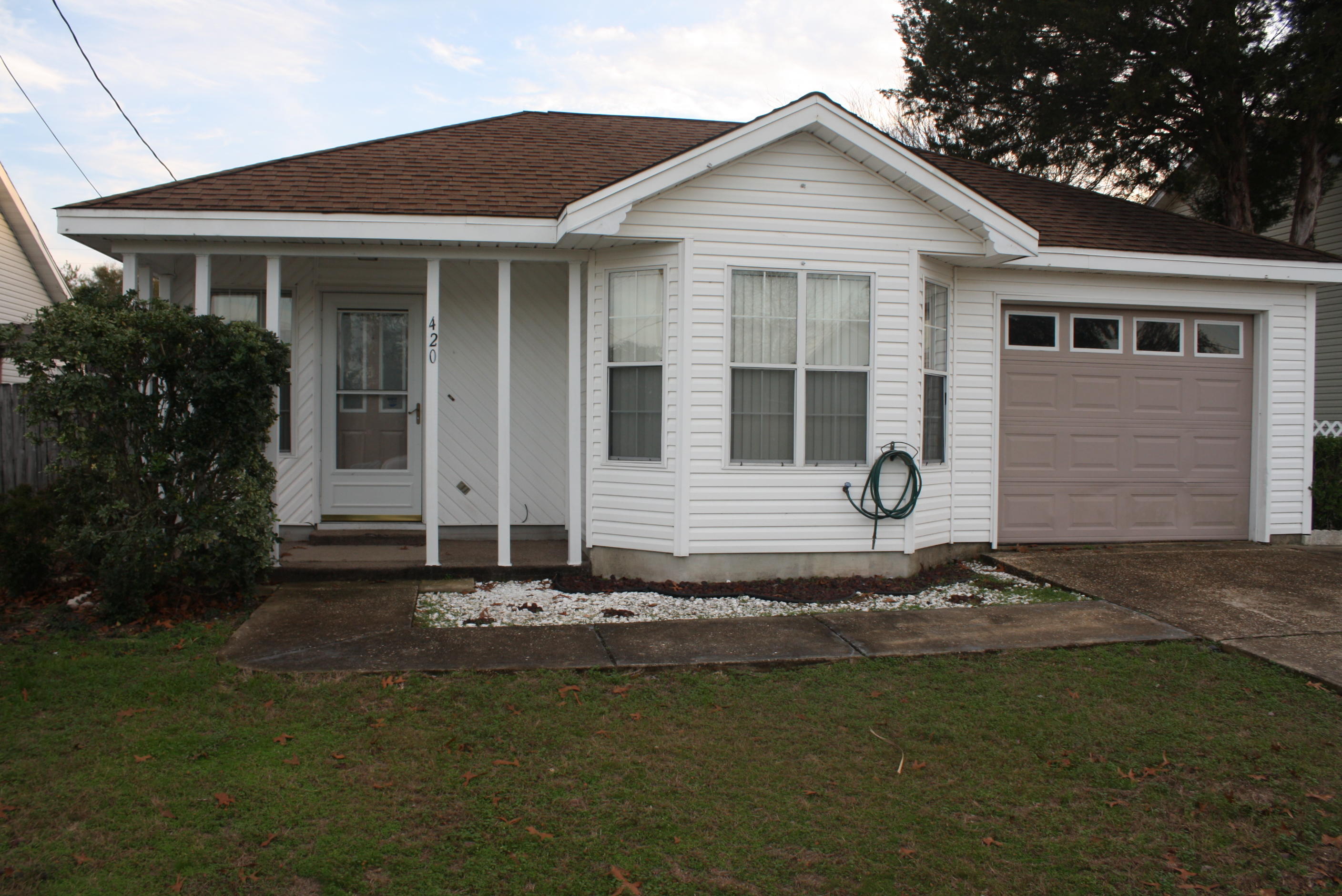 SOUTHWAY ESTATES 1ST ADDN - Residential Lease