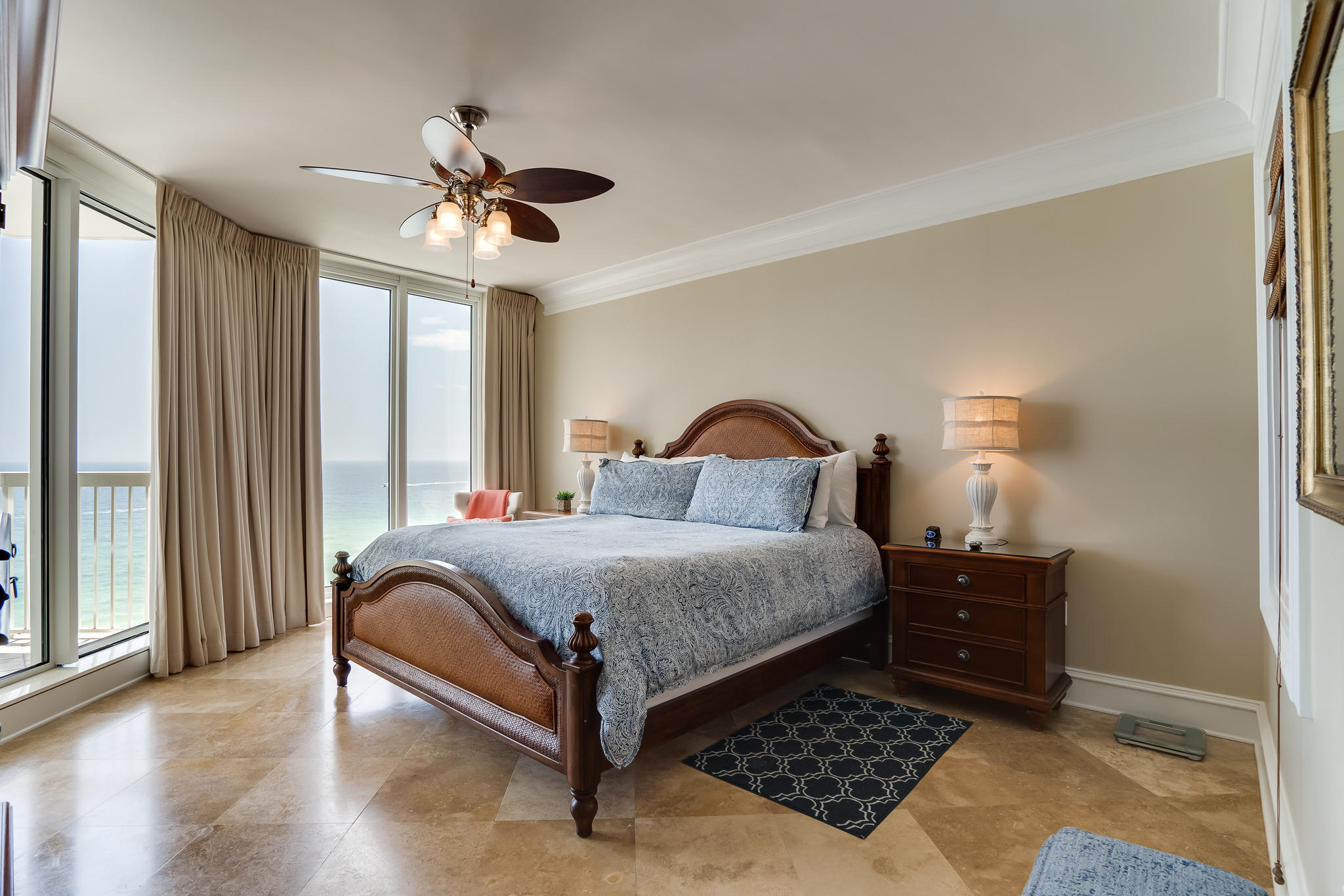 SILVER BEACH TOWERS - Residential
