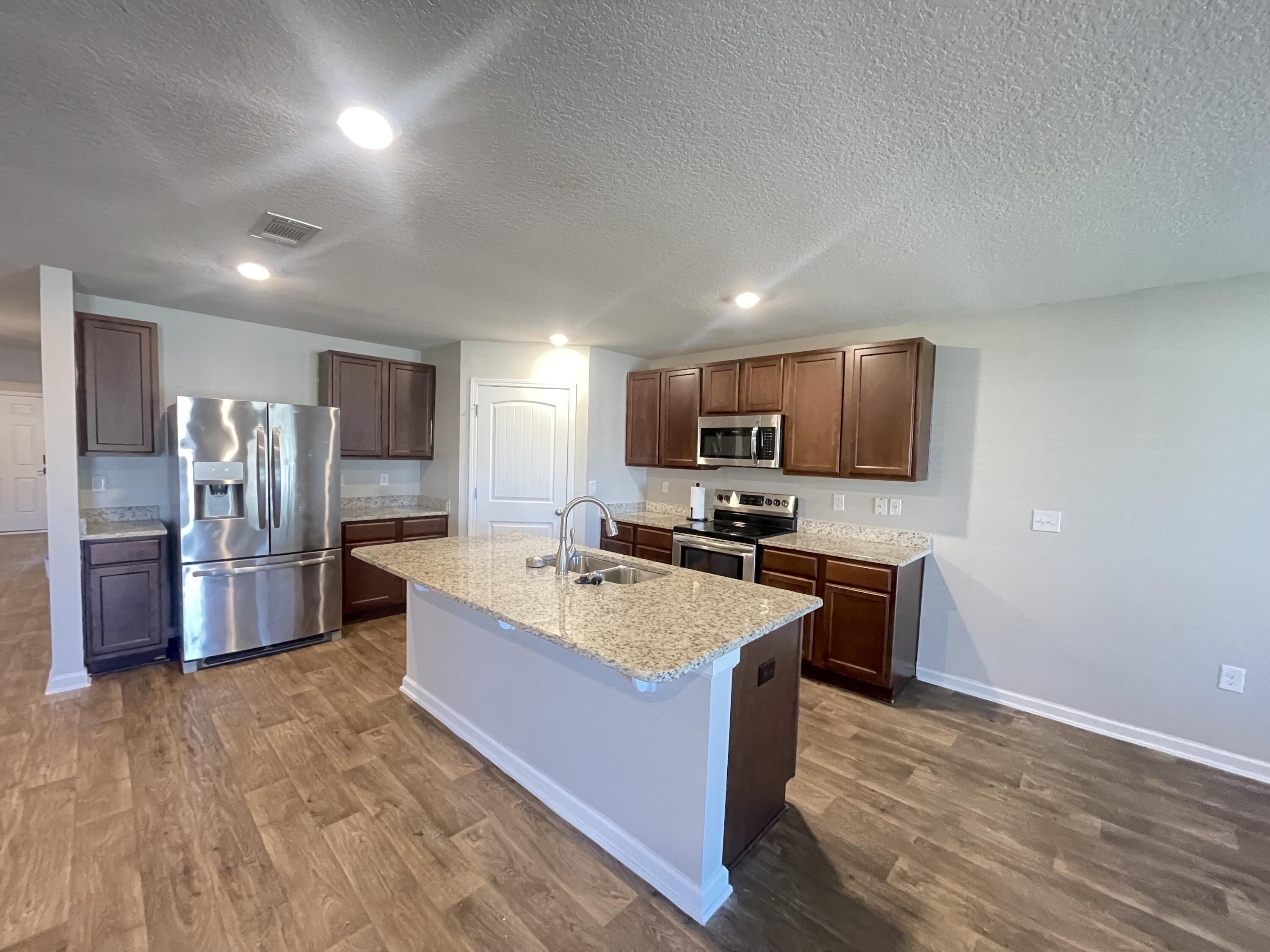 Redstone Commons - Residential Lease