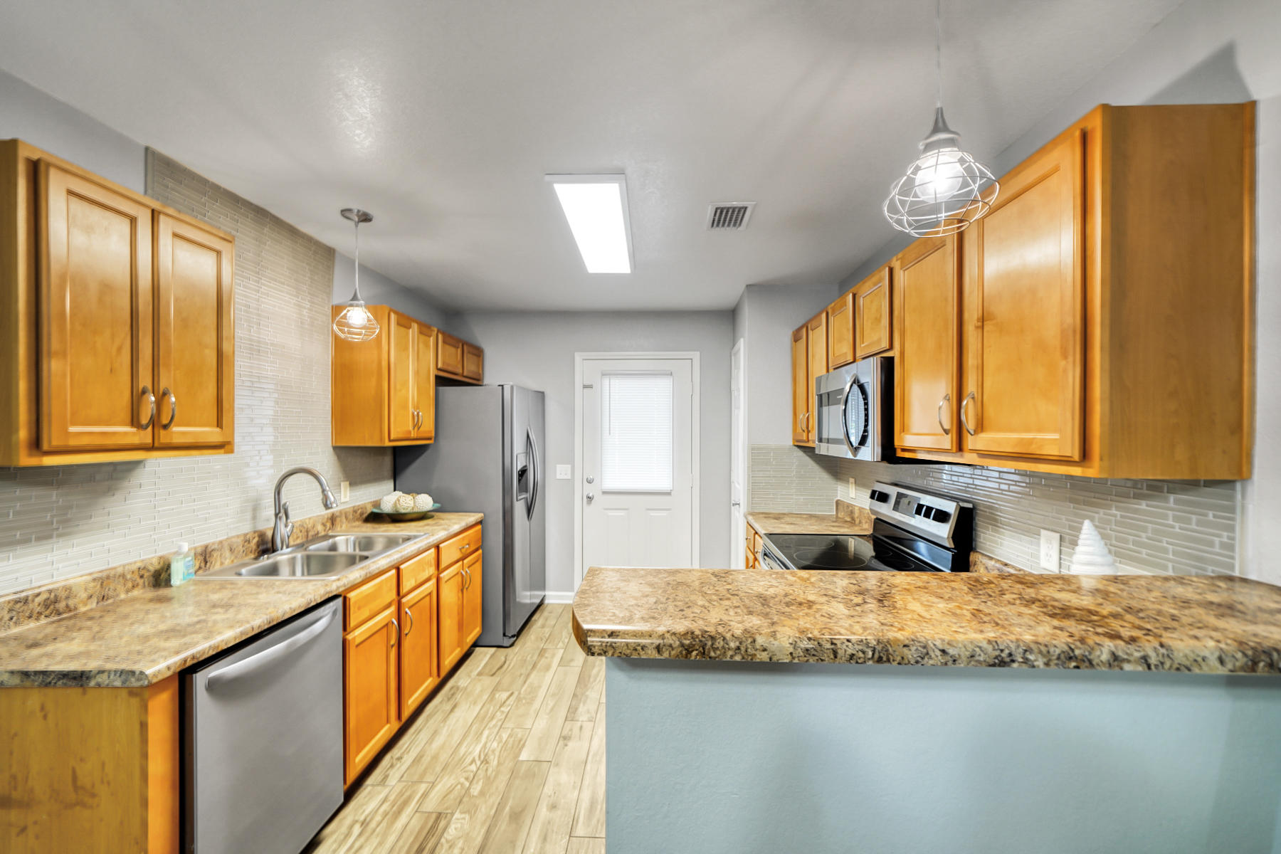 QUAIL HOLLOW T/H UNIT 2 - Residential