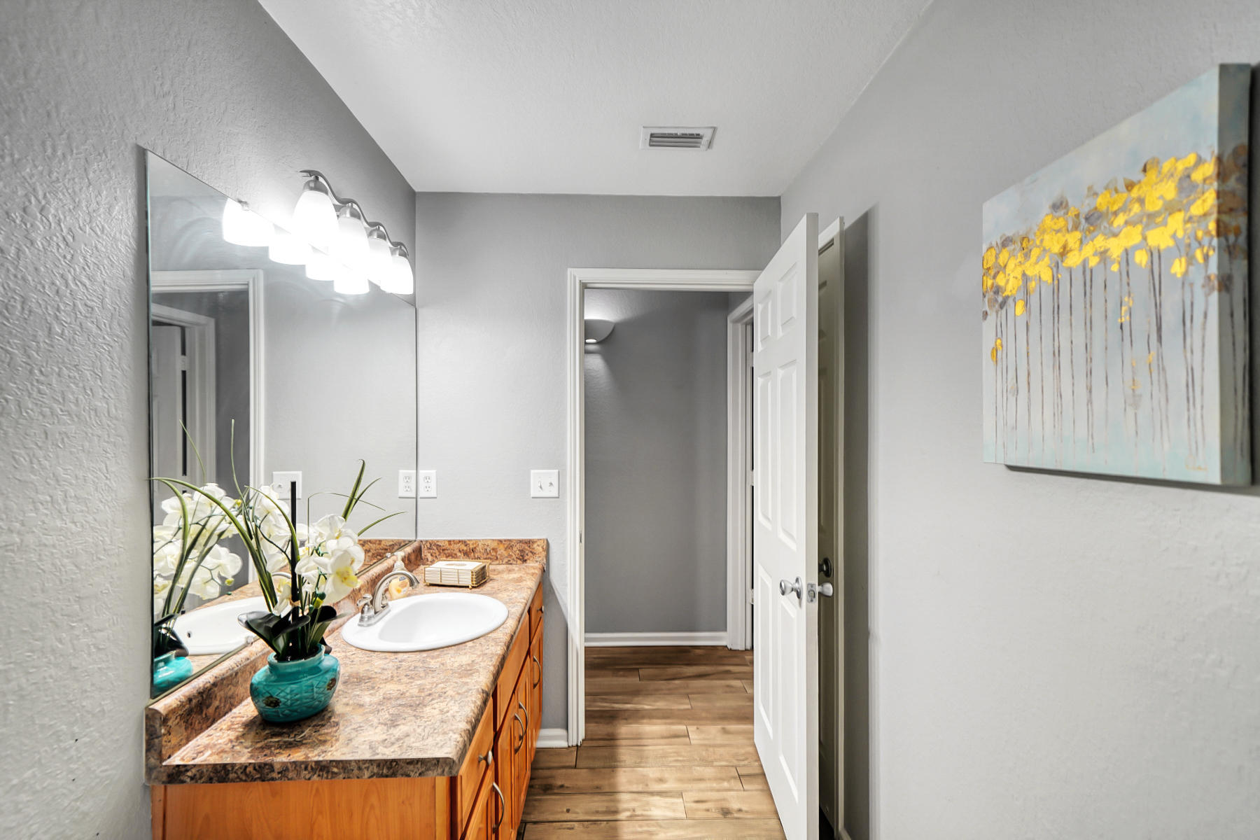 QUAIL HOLLOW T/H UNIT 2 - Residential