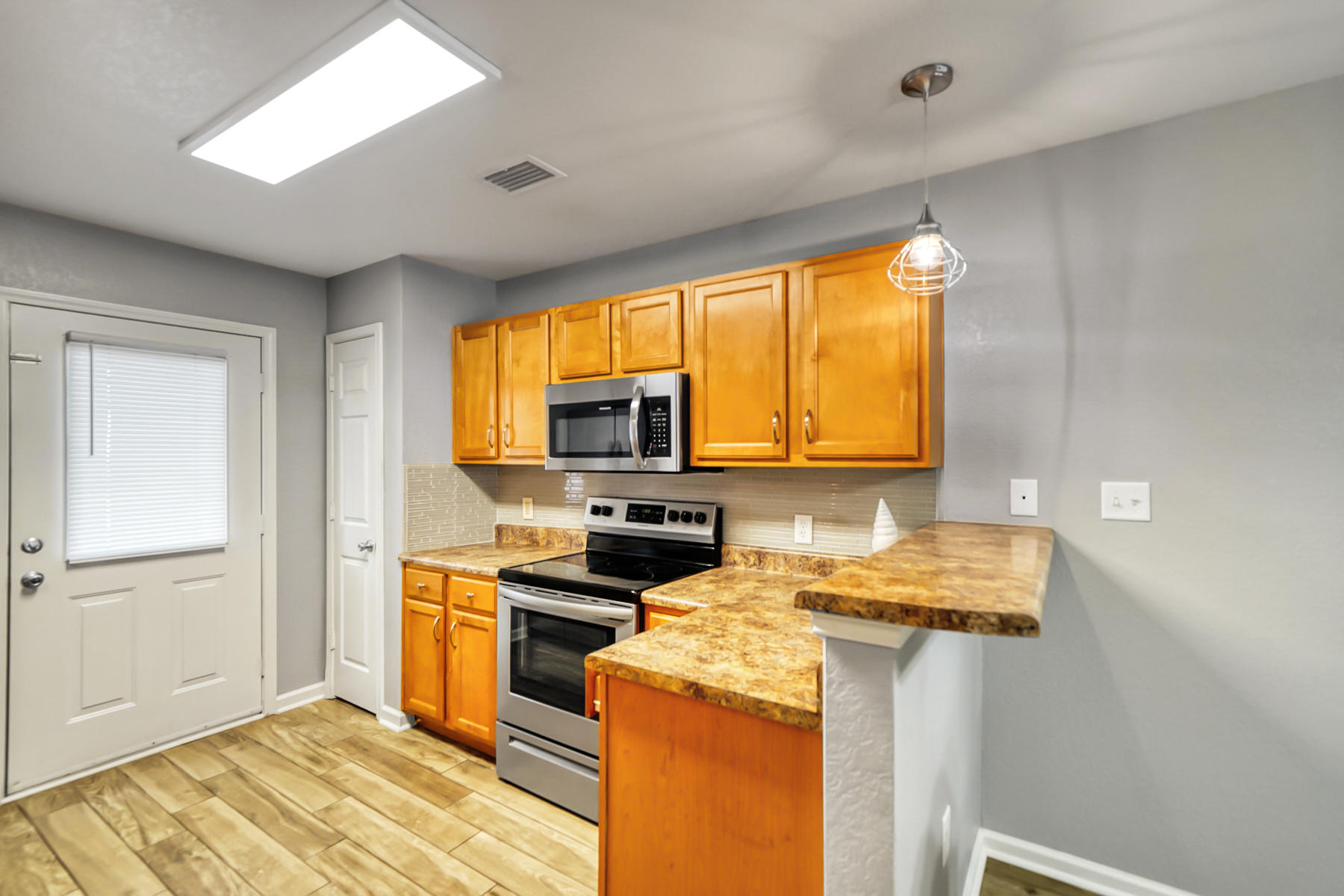 QUAIL HOLLOW T/H UNIT 2 - Residential