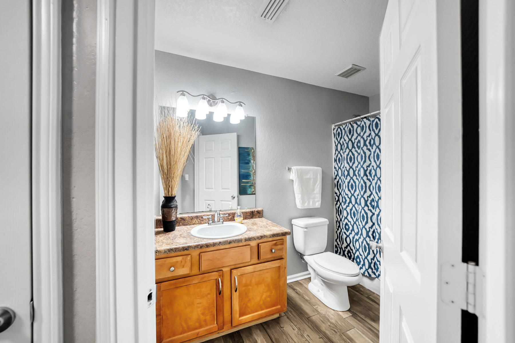 QUAIL HOLLOW T/H UNIT 2 - Residential
