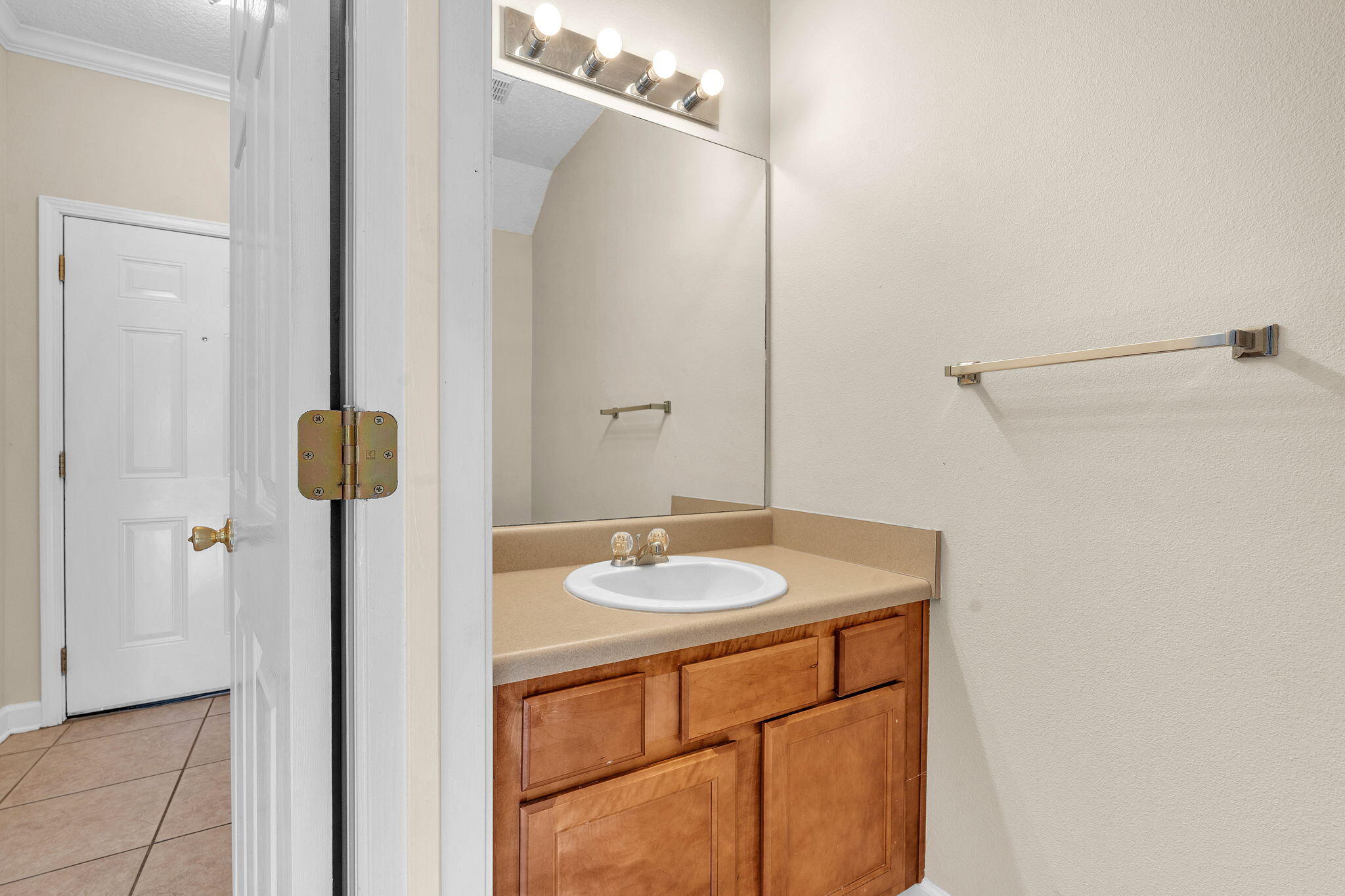 MIRANDA APARTMENTS - Residential Lease