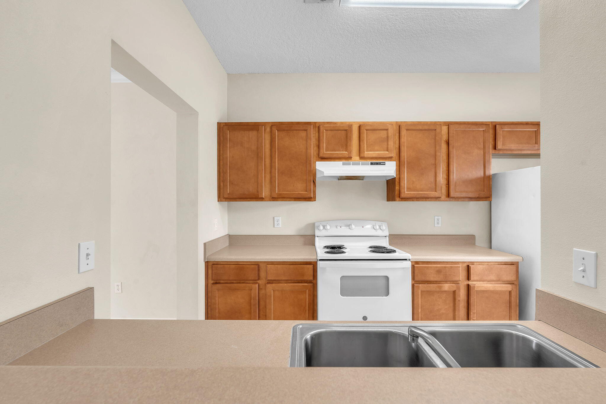MIRANDA APARTMENTS - Residential Lease