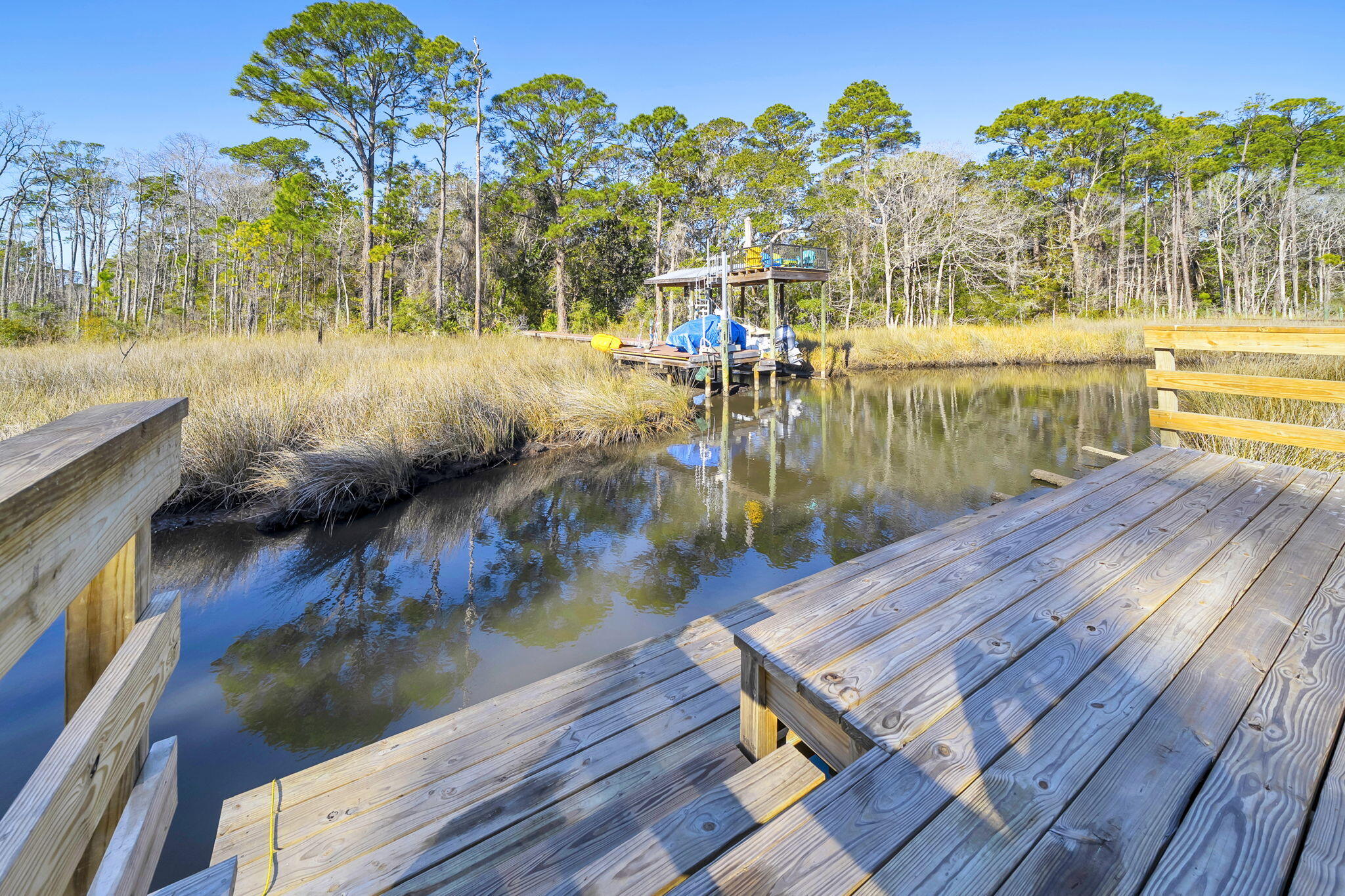Mussett Bayou Manor - Residential