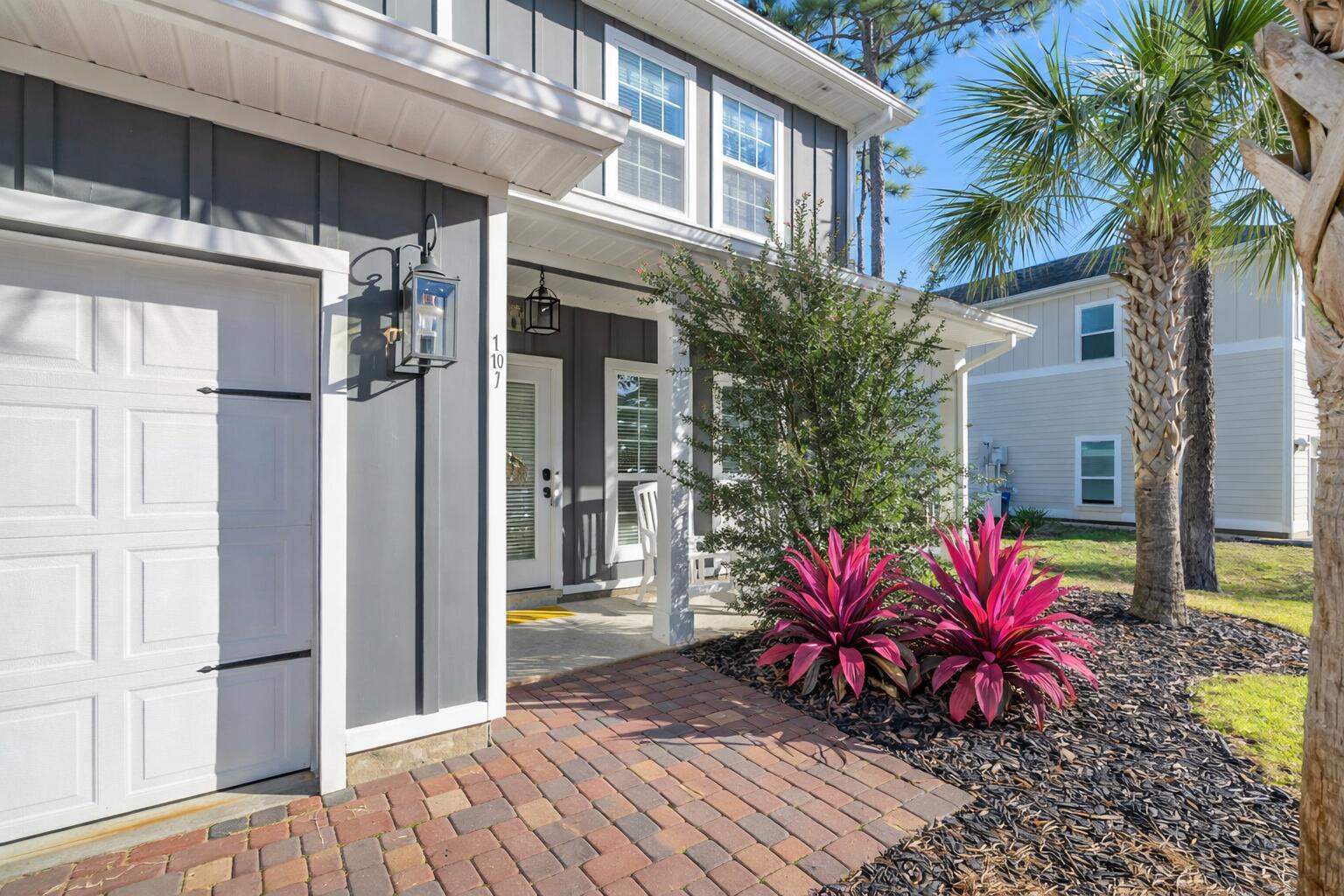 Mussett Bayou Manor - Residential