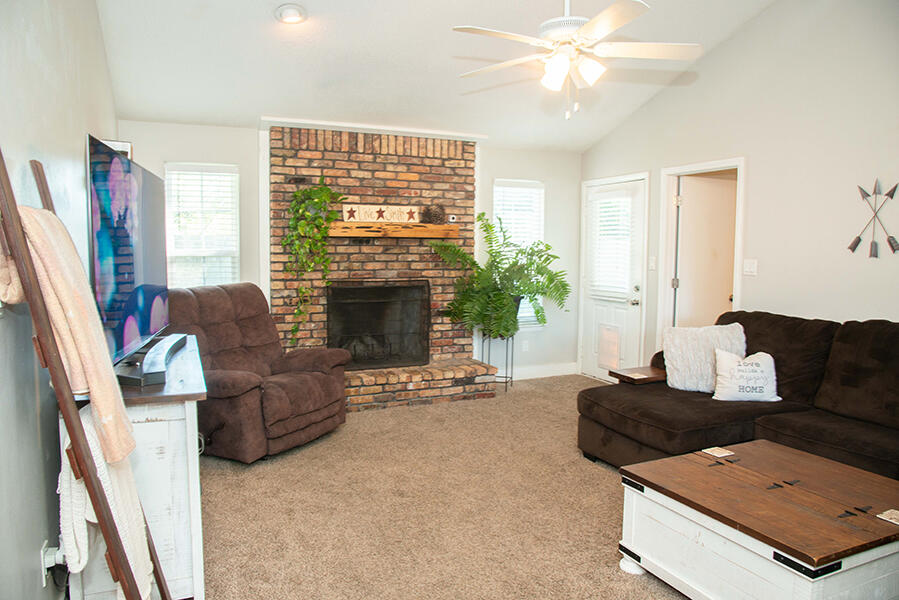 PINEDALE/NORTHGATE - Residential Lease