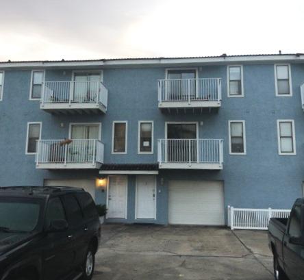 Nice cozy condo. This unit has 2 bedrooms 2 bathrooms with garage and balcony. Tile and carpet throughout. The unit has some ceiling damage. Come take a look and make an offer.
