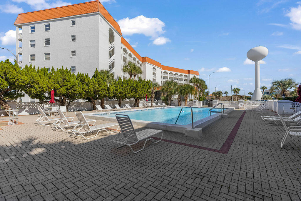 EL MATADOR CONDO - Residential