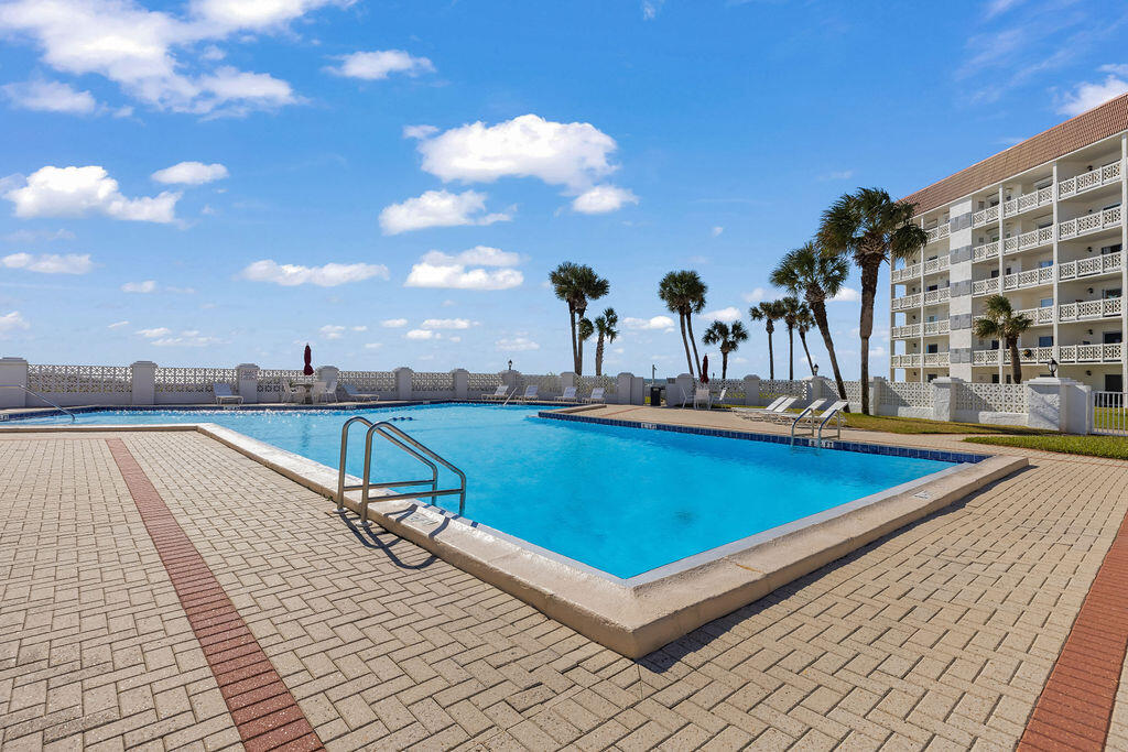 EL MATADOR CONDO - Residential