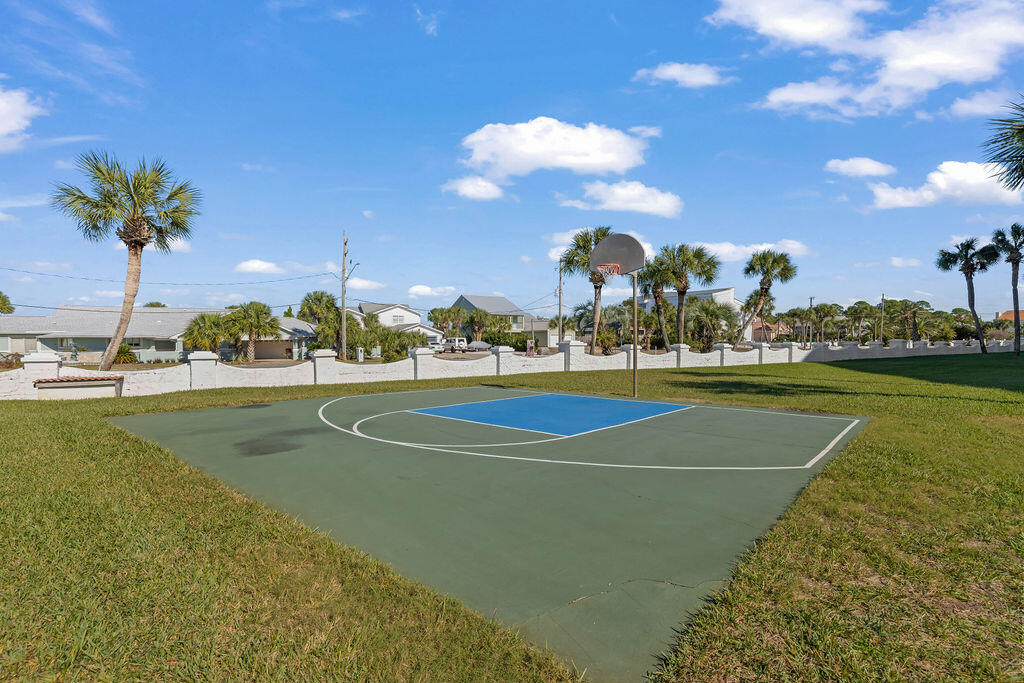 EL MATADOR CONDO - Residential
