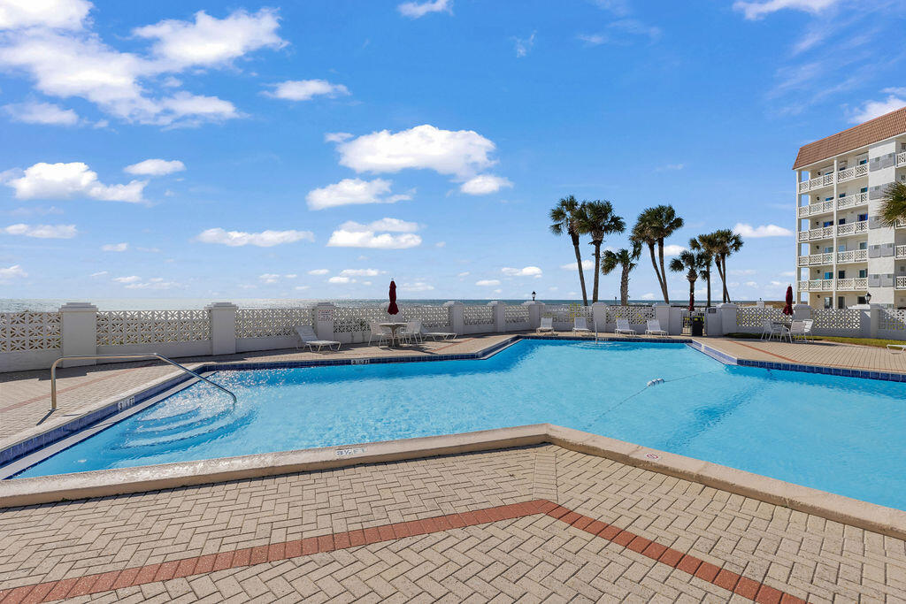 EL MATADOR CONDO - Residential