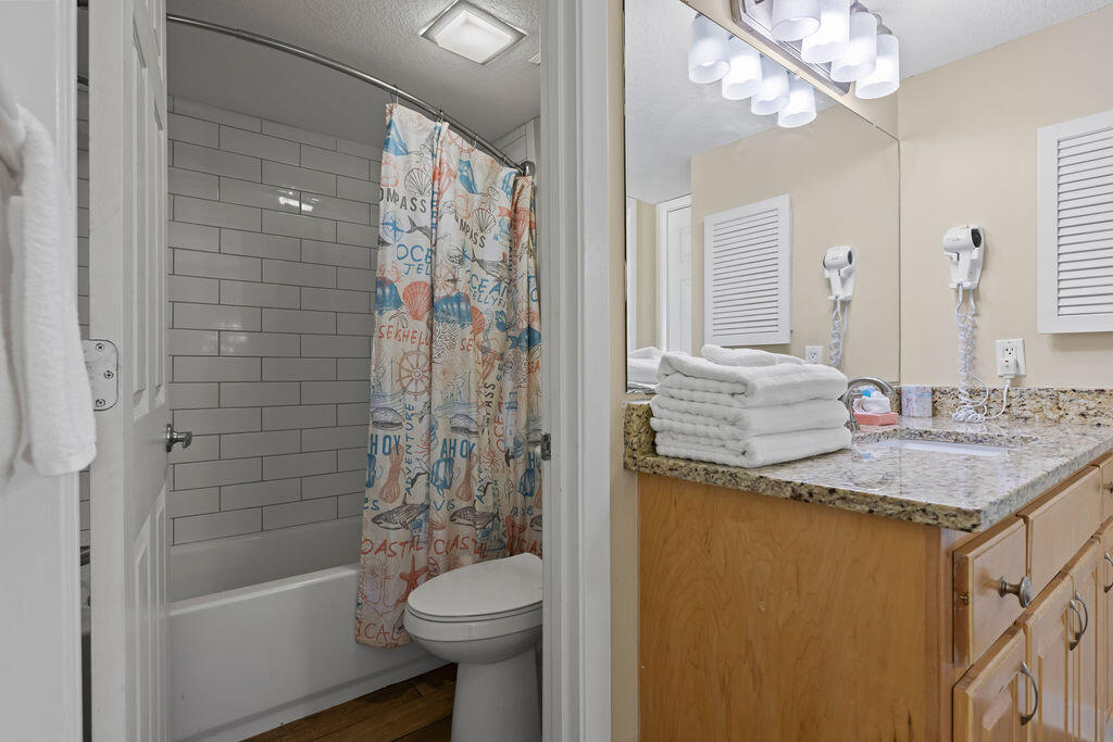 EL MATADOR CONDO - Residential