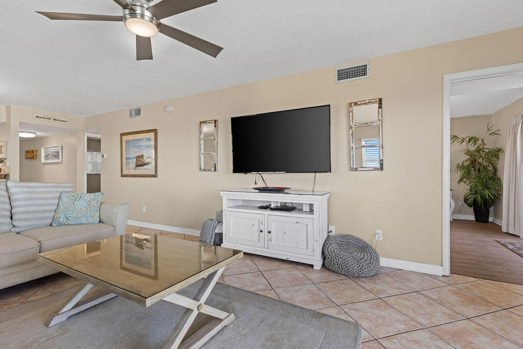 EL MATADOR CONDO - Residential