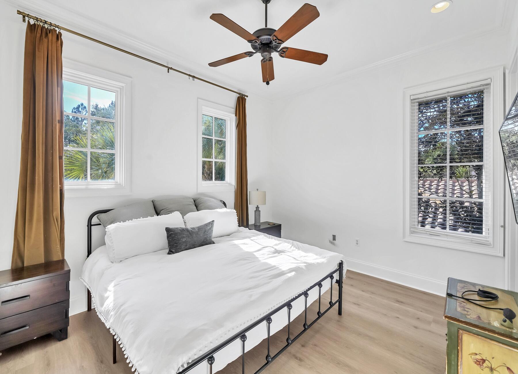 BURNT PINE - Residential
