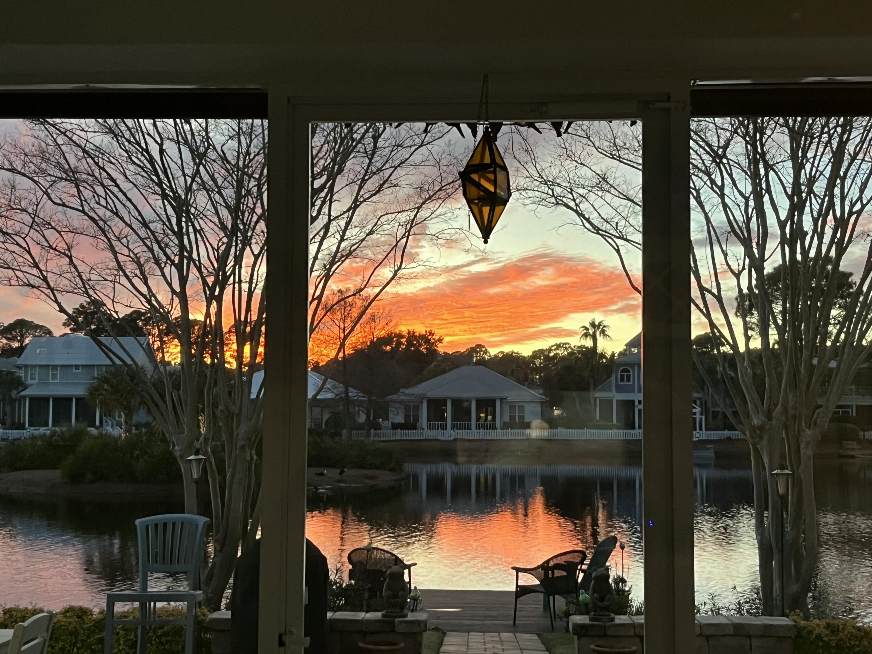CRYSTAL LAKE - Residential